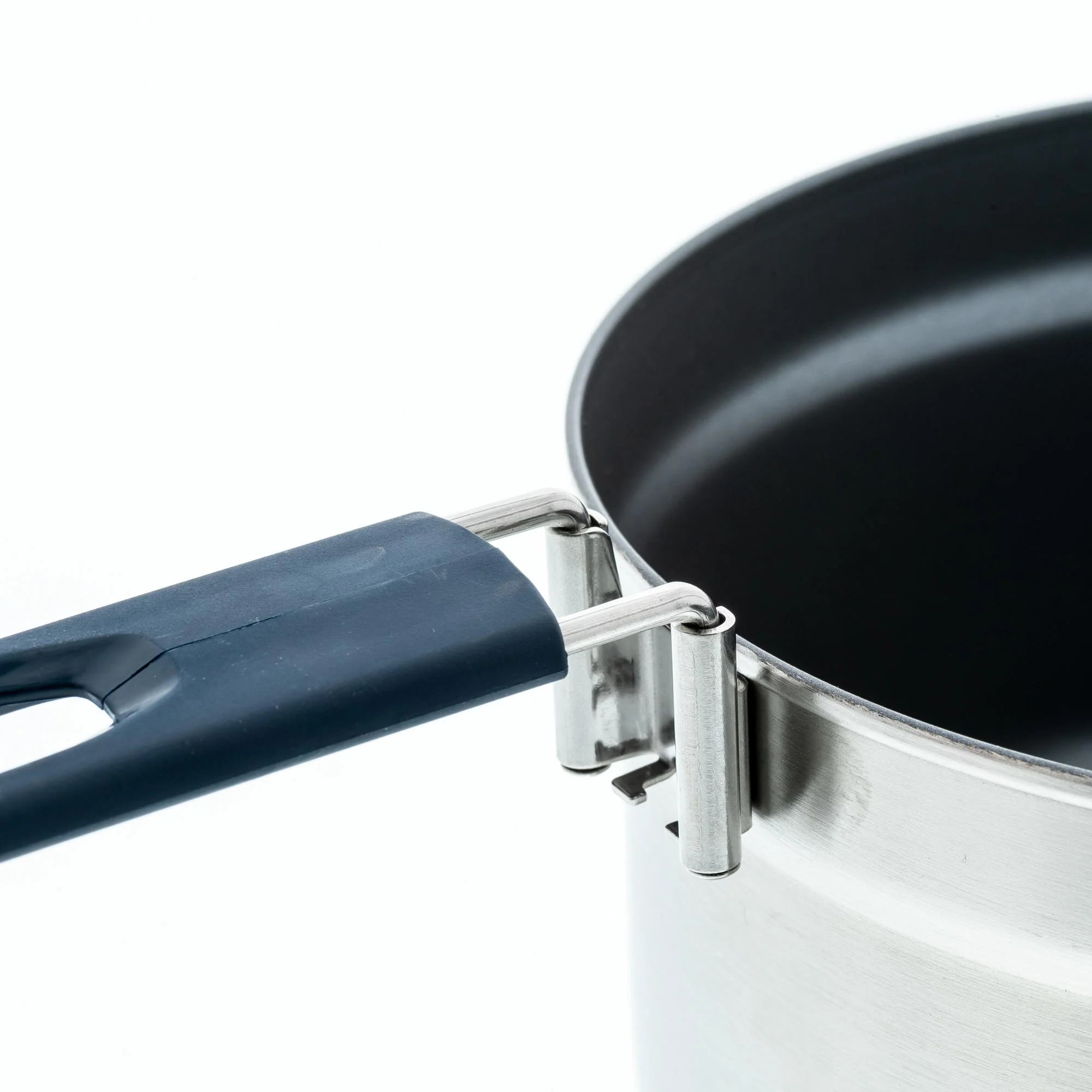 Quechua 500 Stainless Steel Non-Stick Camping Cookset – 15-Piece for 2 People