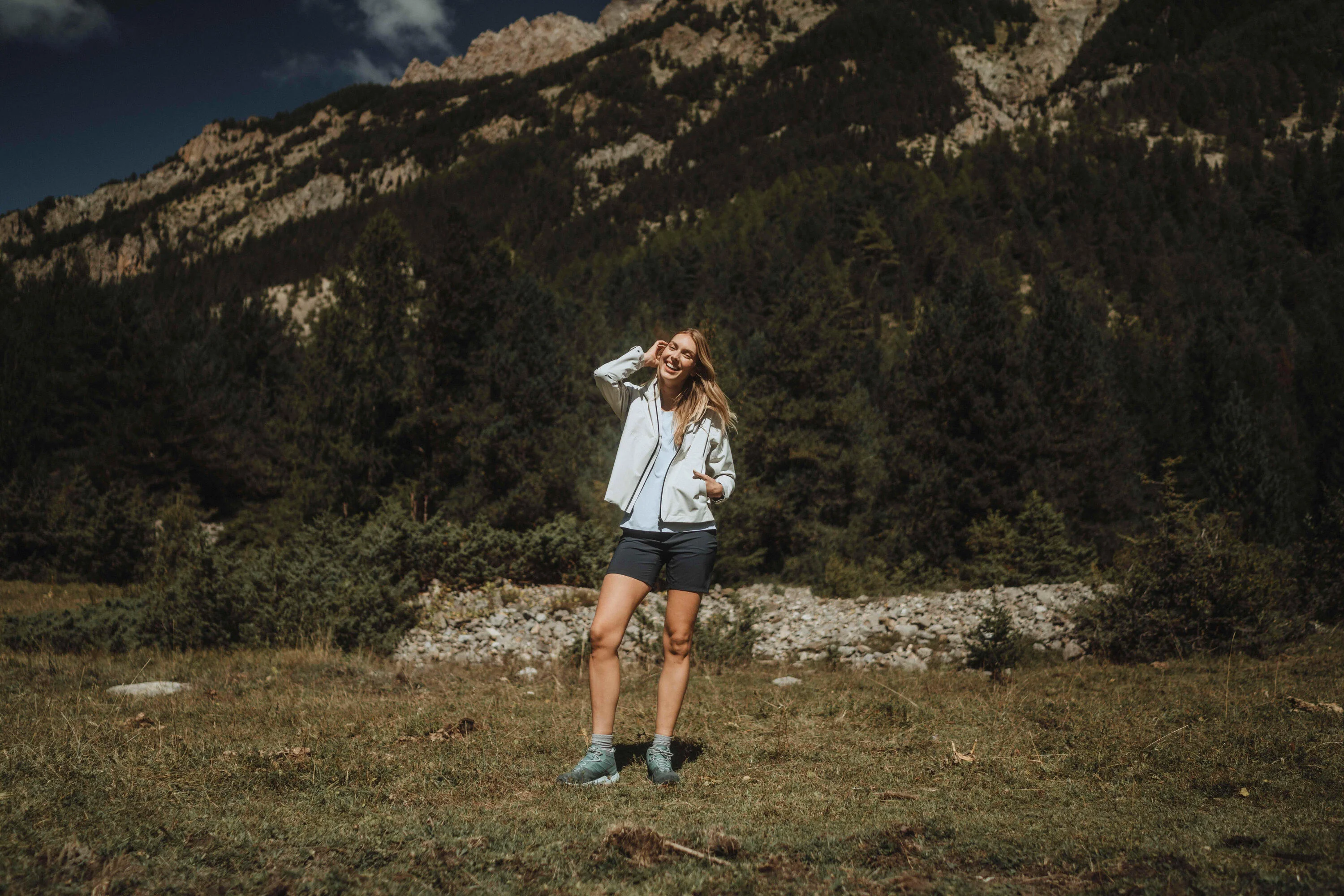 Quechua Women's MH100 Lightweight Waterproof Hiking Jacket