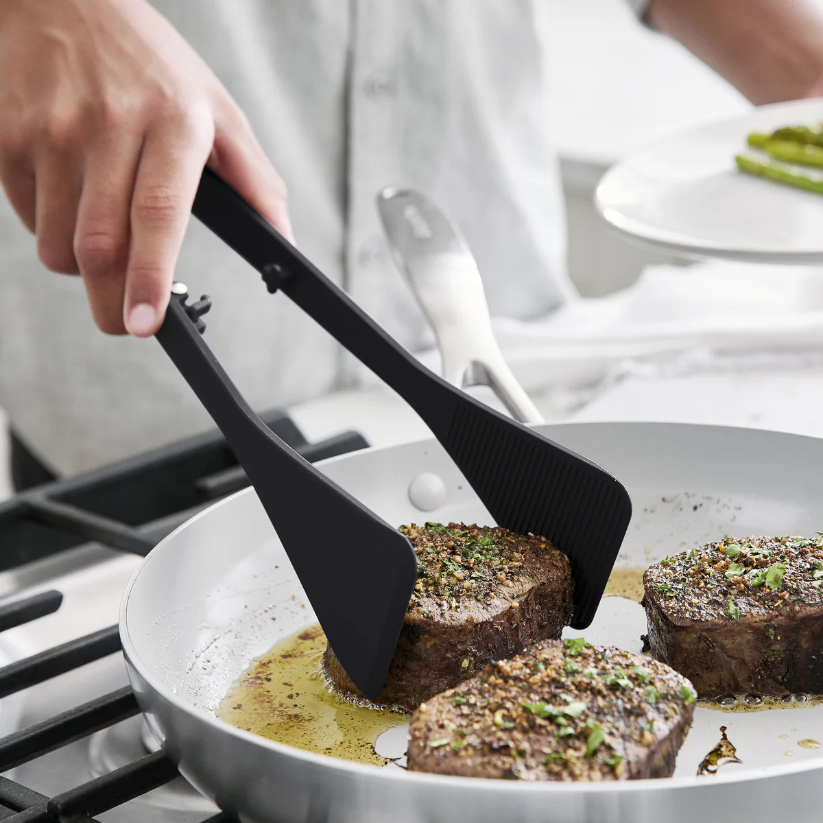 Premiere Silicone Wide Tongs | Black