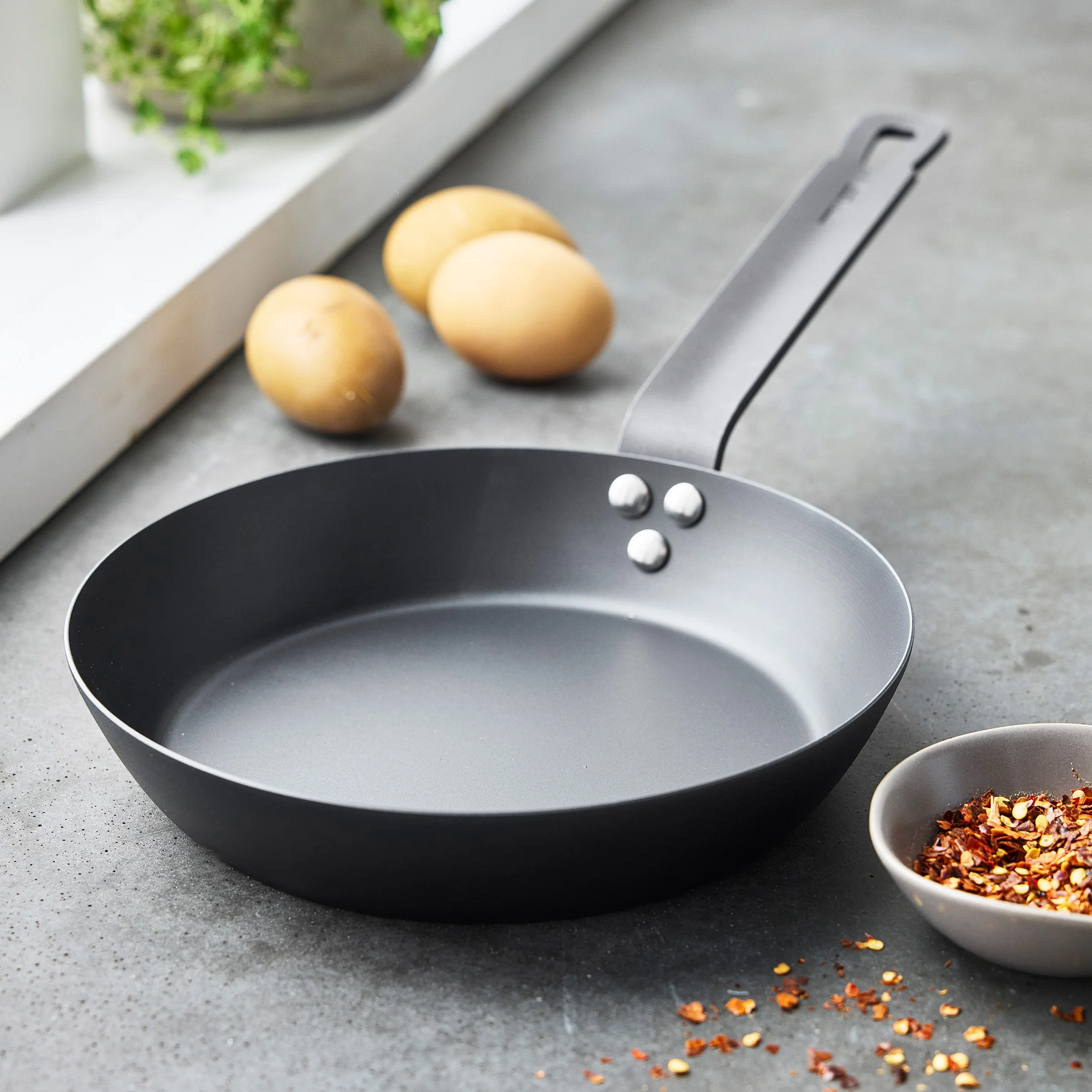 Bobby Flay by GreenPan 8 Carbon Steel Frypan
