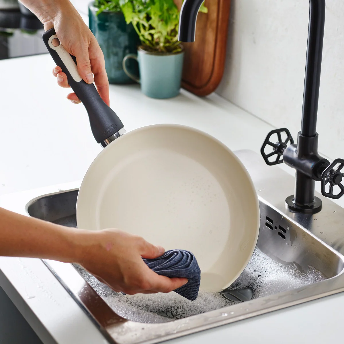 Rio Ceramic Nonstick 7, 9.5 and 11 Frypan Set | Black