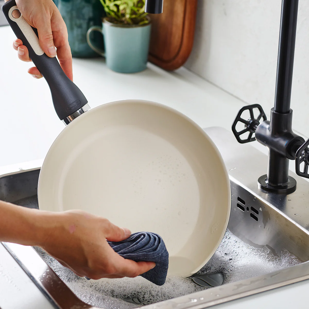 Rio Ceramic Nonstick 12 Frypan | Black