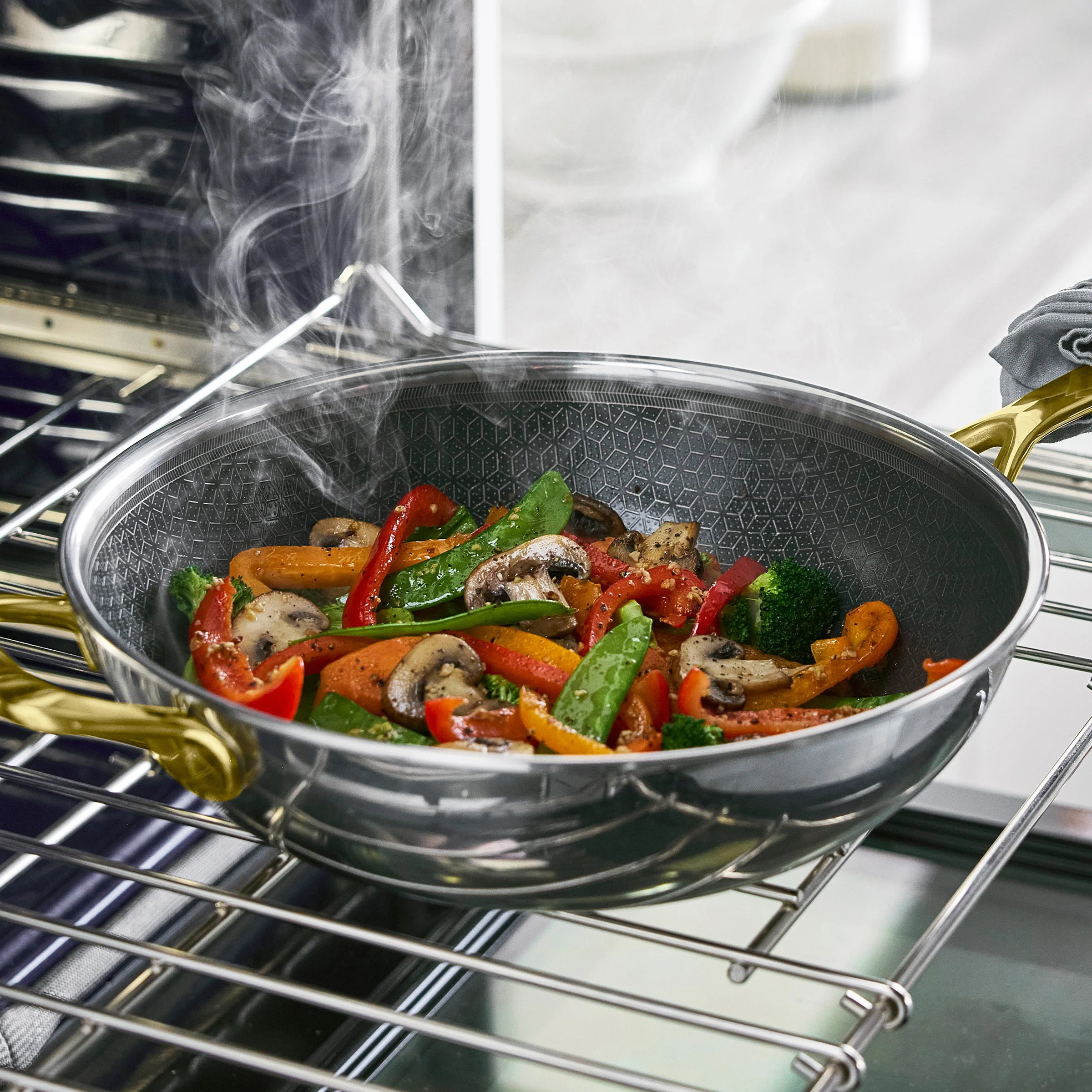 Spectra Gold Thermobond Hybrid Ceramic Nonstick 12 Wok with Lid