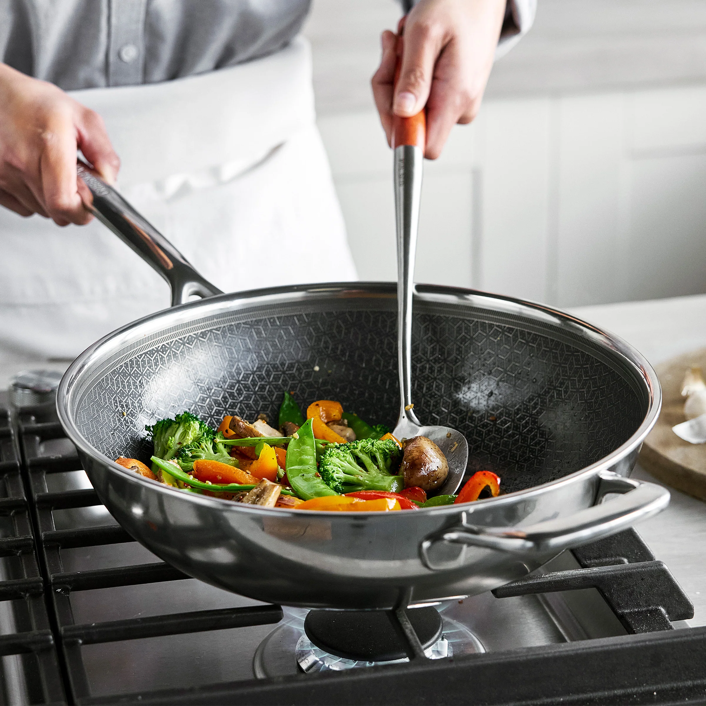 Spectra Thermobond Hybrid Ceramic Nonstick 12 Wok with Lid