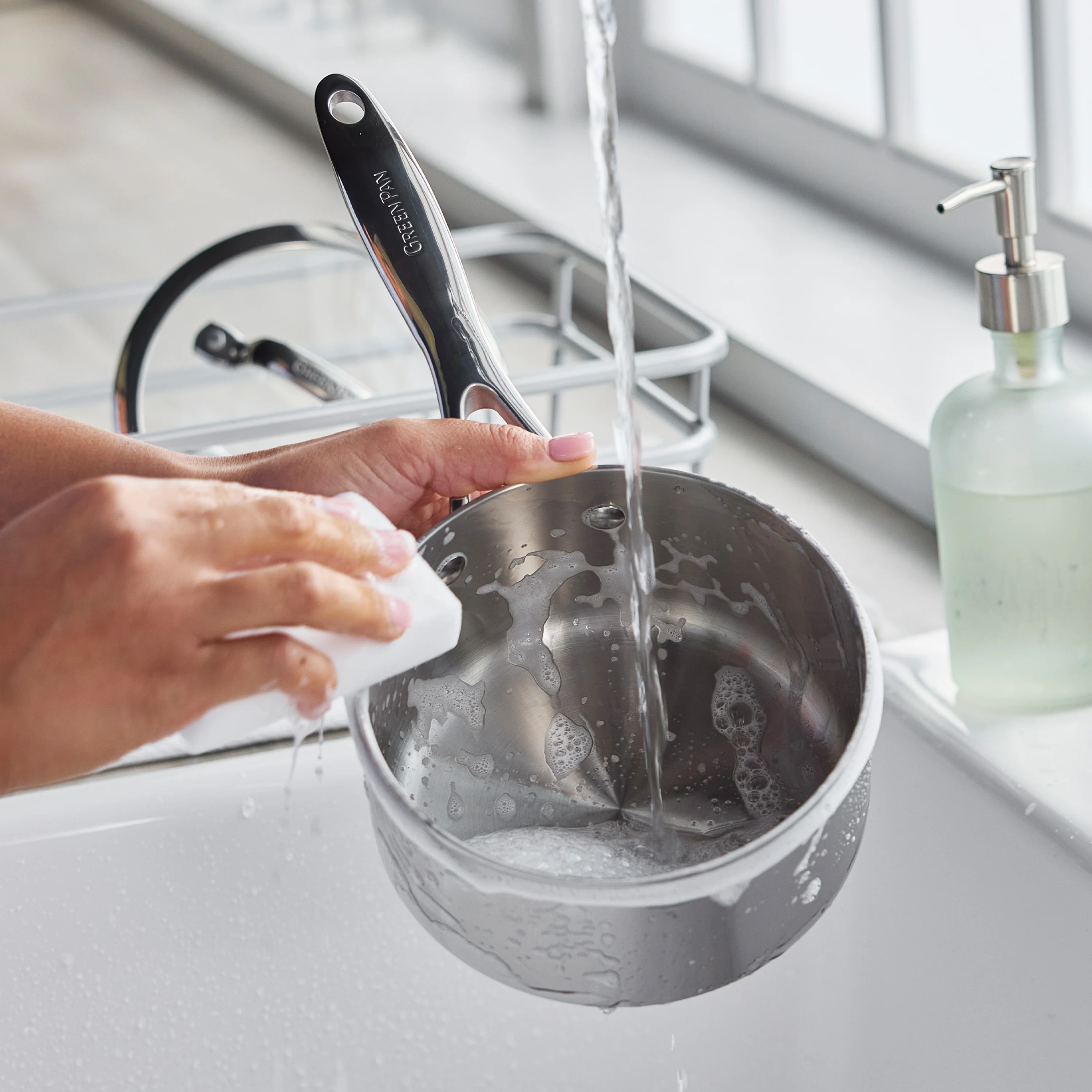 Valencia Pro Stainless Steel Uncoated 1.6-Quart Saucepan with Lid