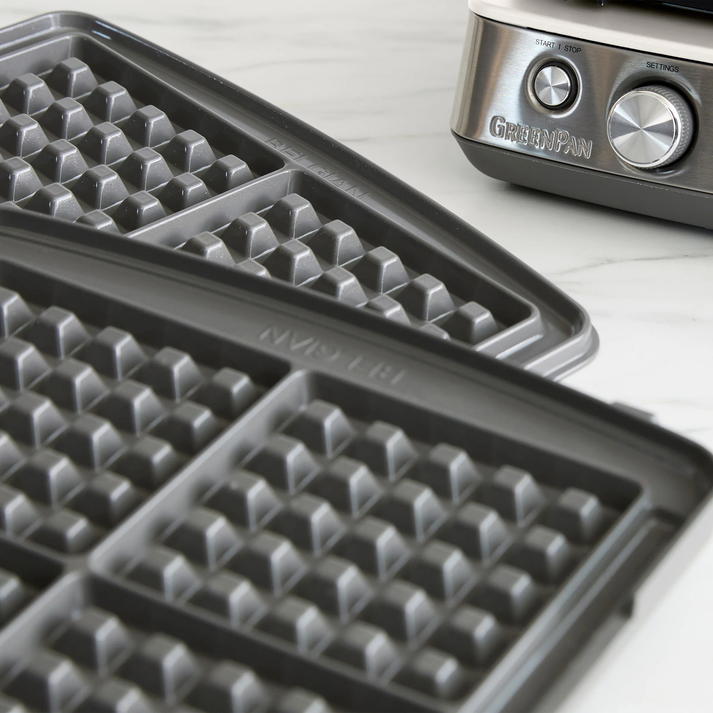 Elite Ceramic Nonstick 4-Square Waffle Maker | Cloud Cream