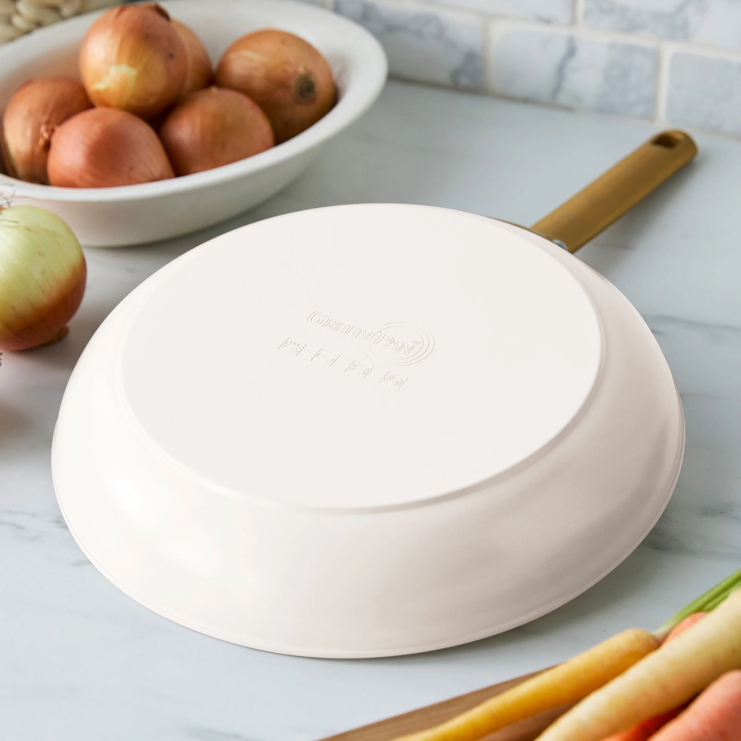 Reserve Pro 18-Piece Cookware & Bakeware Set | Cream