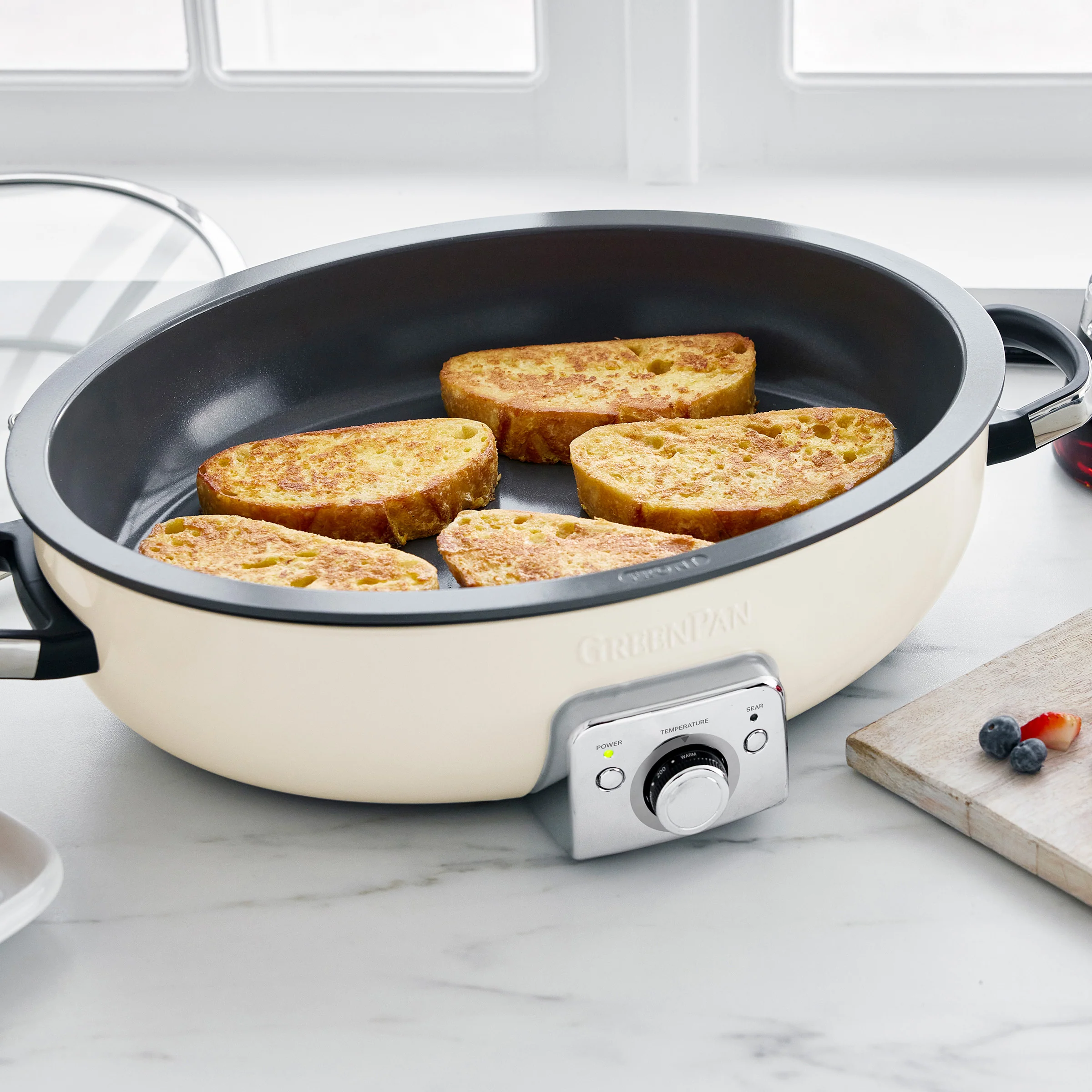 Elite 5.5-Quart Oval Electric Skillet | Cream