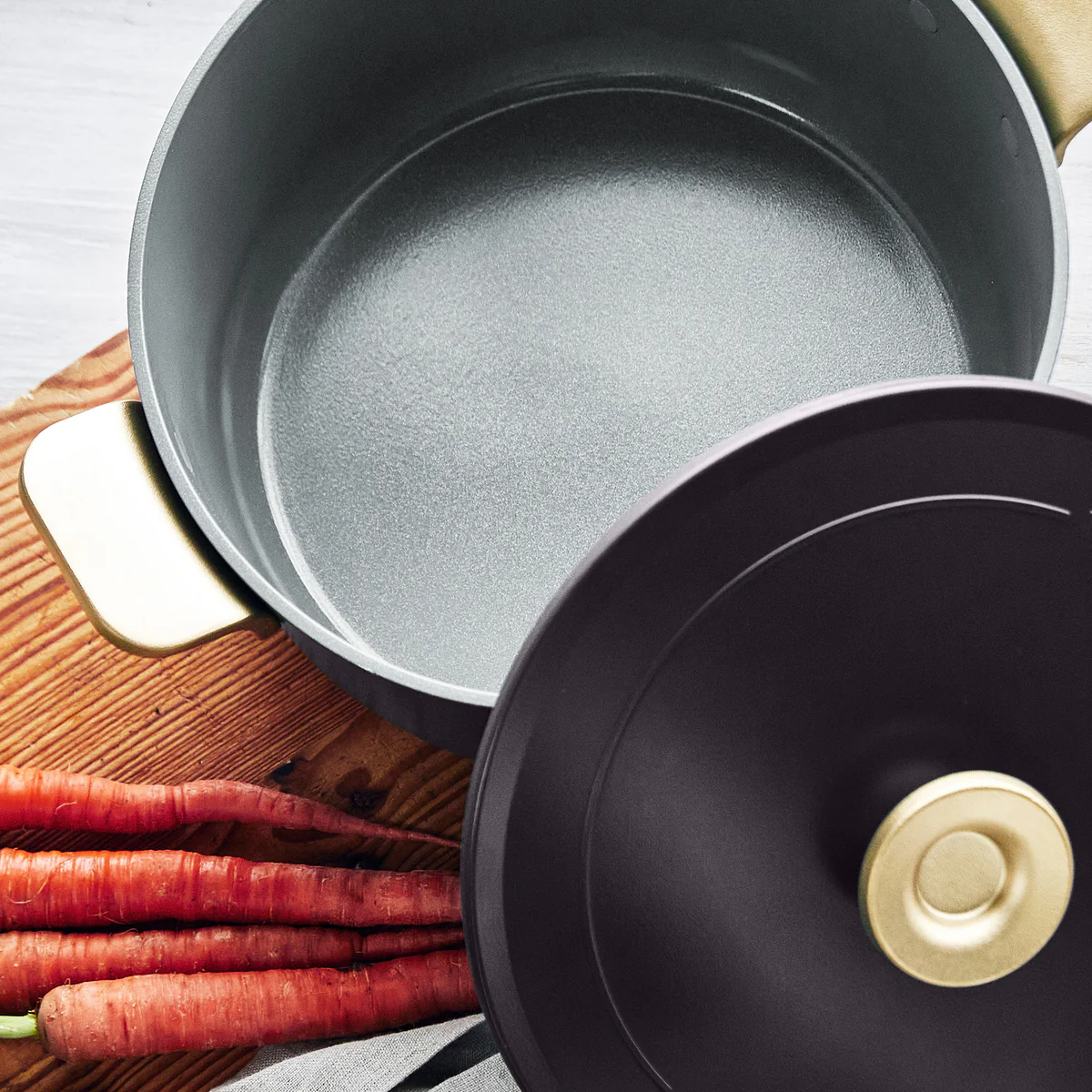 Stanley Tucci™ Ceramic Nonstick 6.5-Quart Dutch Oven | Calabrian Fig