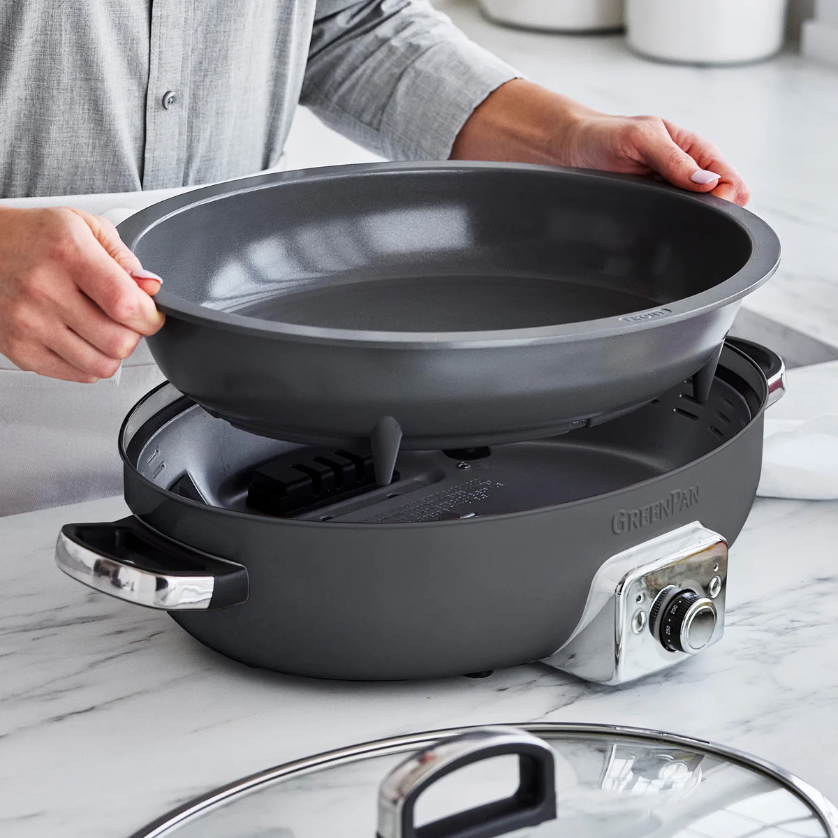 Elite 5.5-Quart Oval Electric Skillet | Graphite