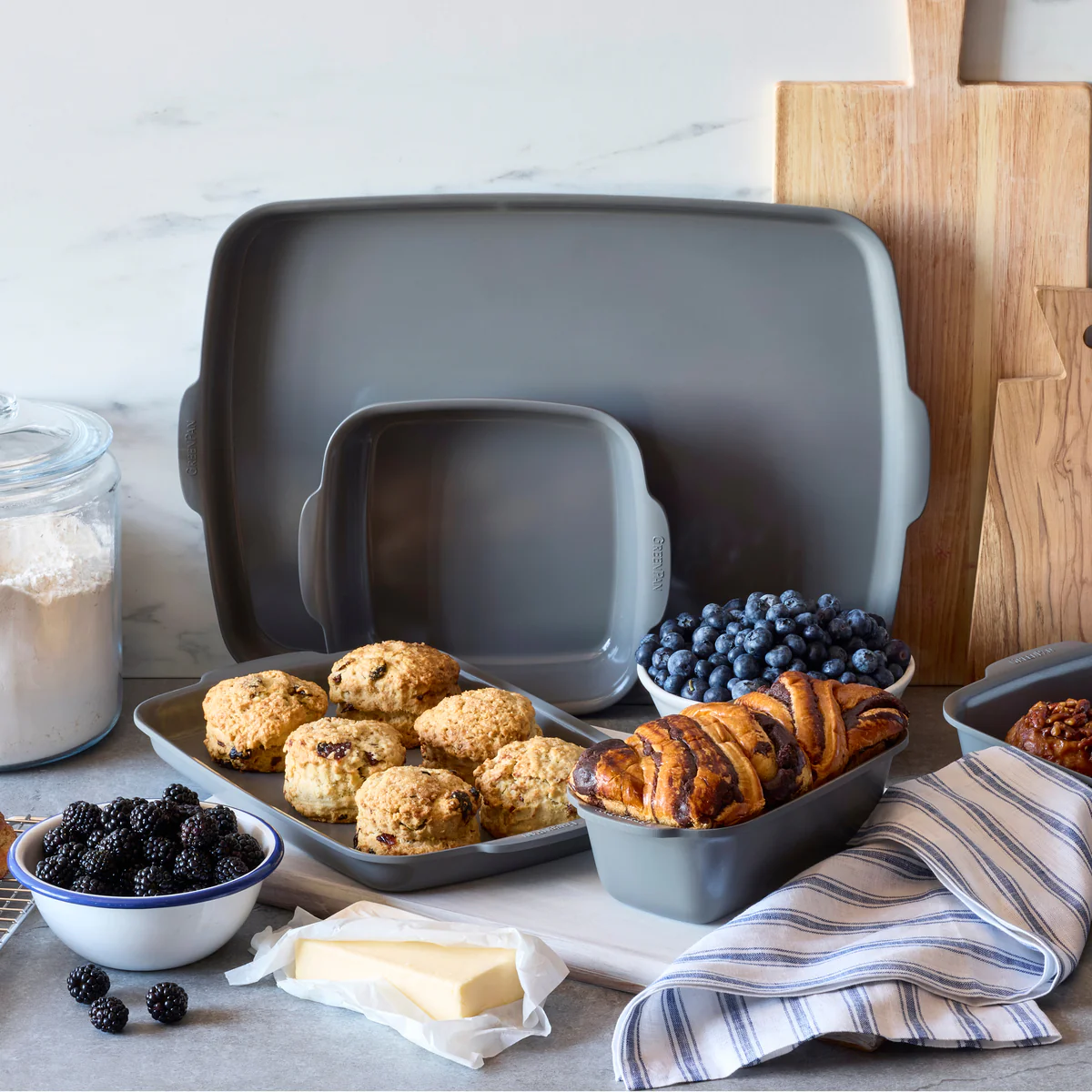 Premiere Ovenware Ceramic Nonstick 13 x 9 Rectangular Baker