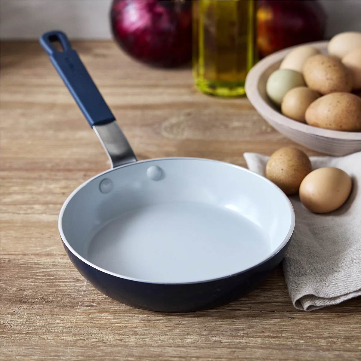 Bobby Flay by GreenPan Professional Ceramic Nonstick 8 Frypan | Oxford Blue