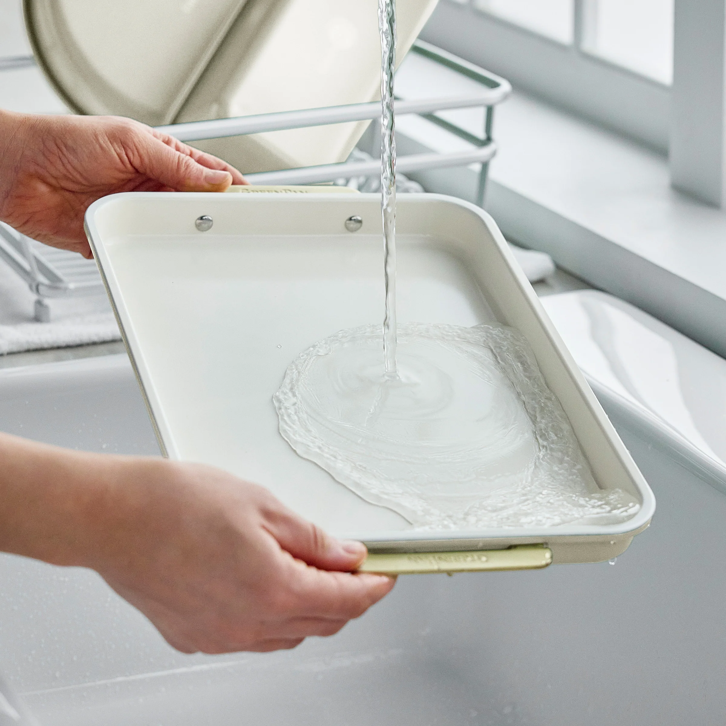 Reserve Bakeware 2-Piece 13 x 9 Quarter Sheet Pan Set | Cream