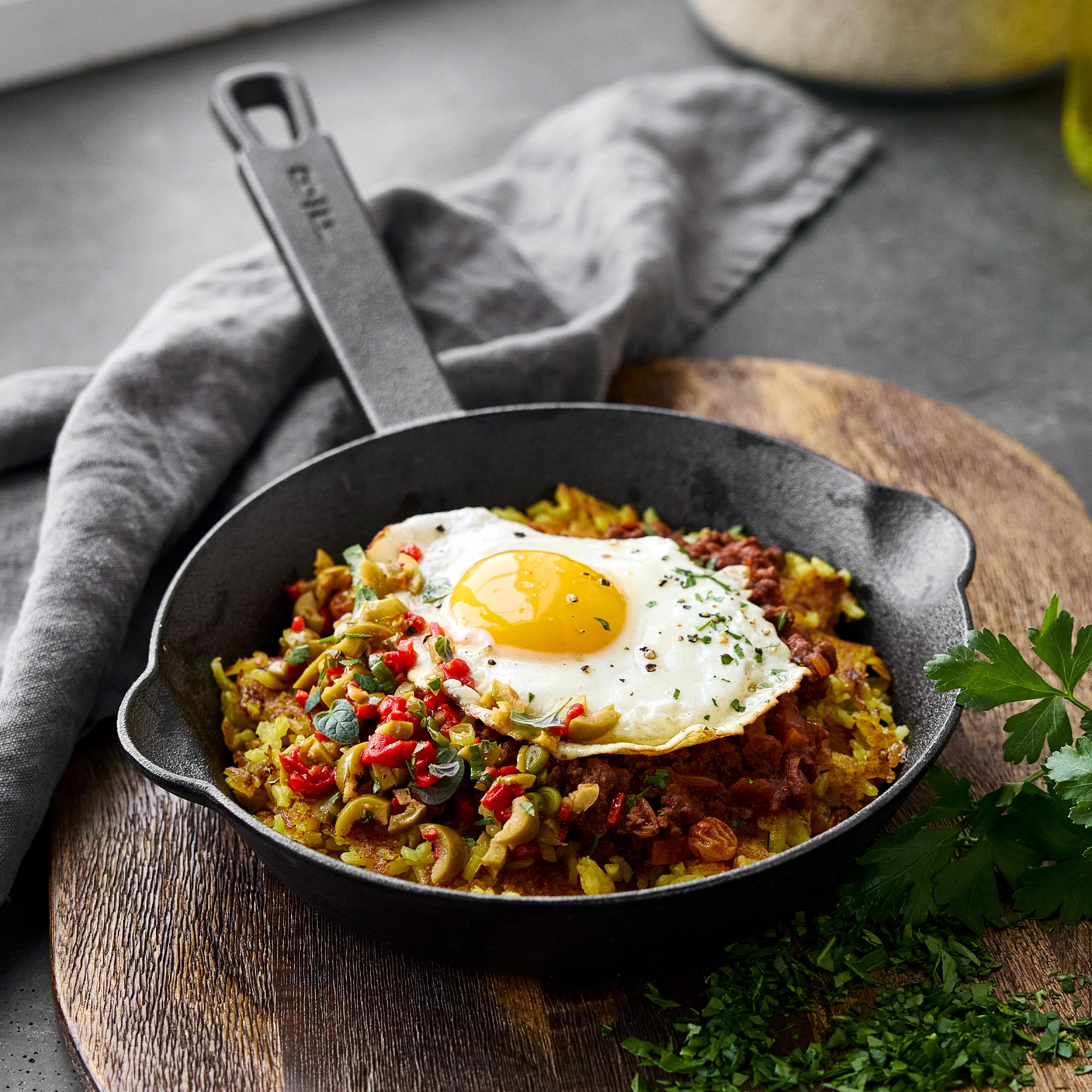 Bobby Flay by GreenPan 8 Cast Iron Frypan