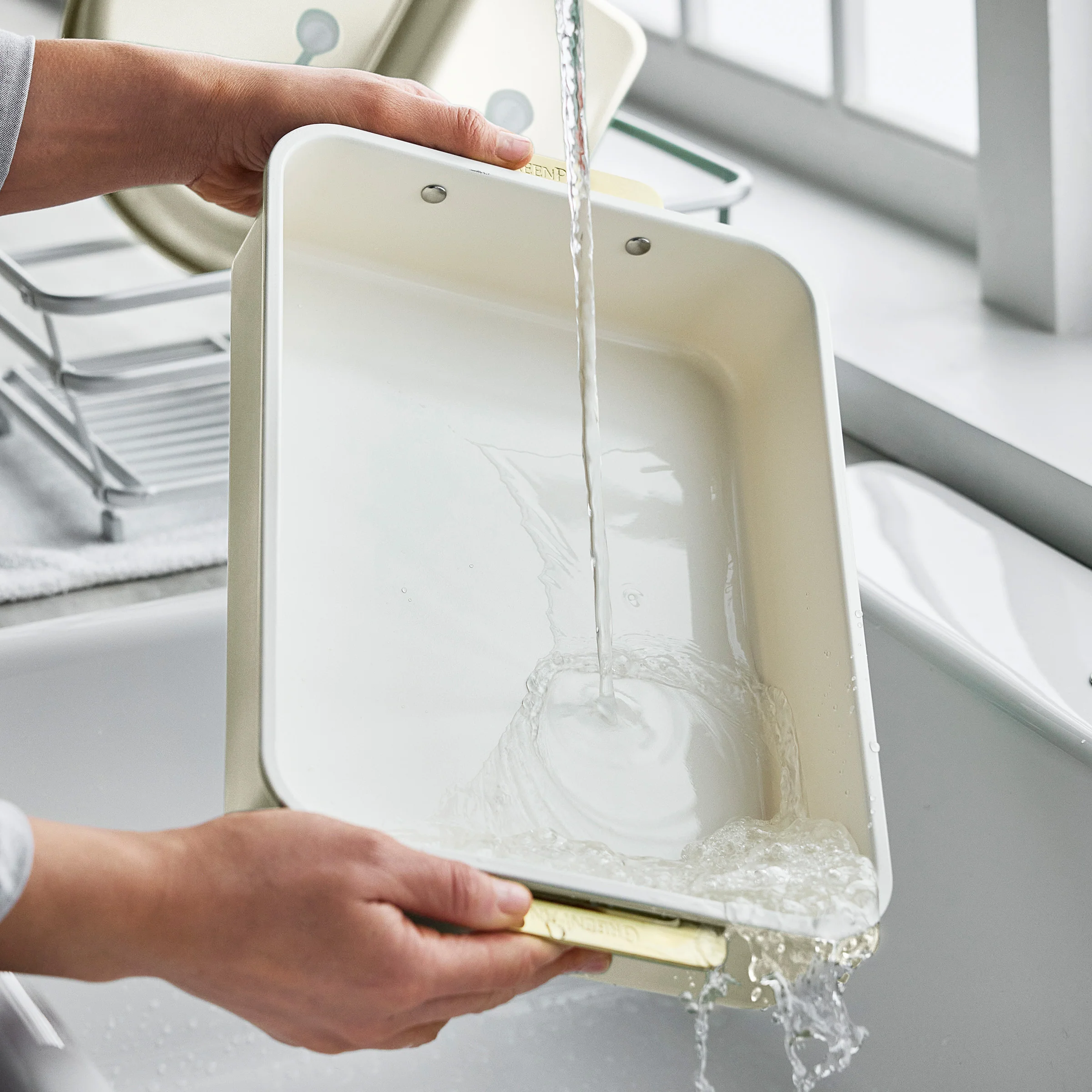 Reserve Bakeware 13 x 9 Rectangular Pan | Cream