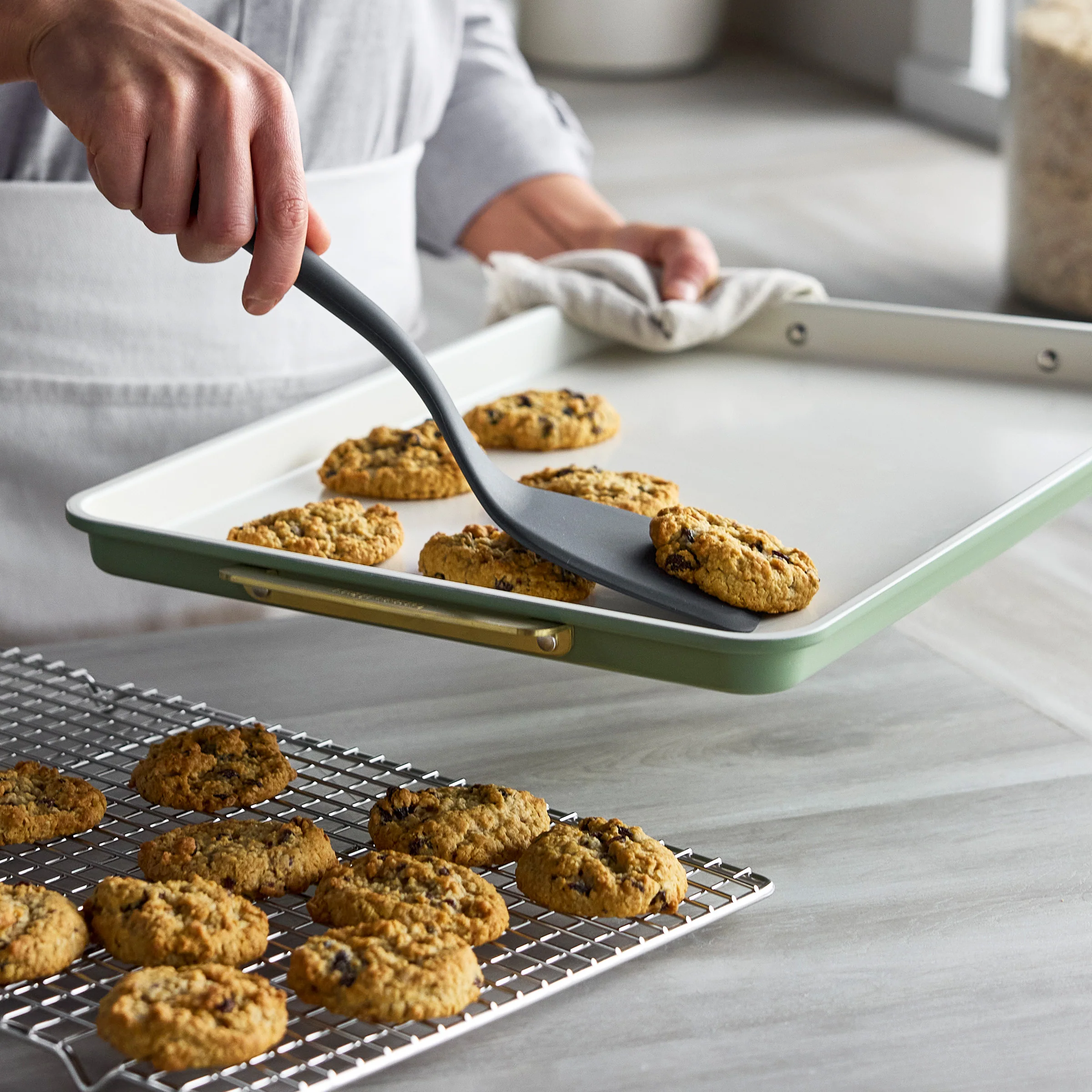 Reserve Bakeware 7-Piece Set | Sage