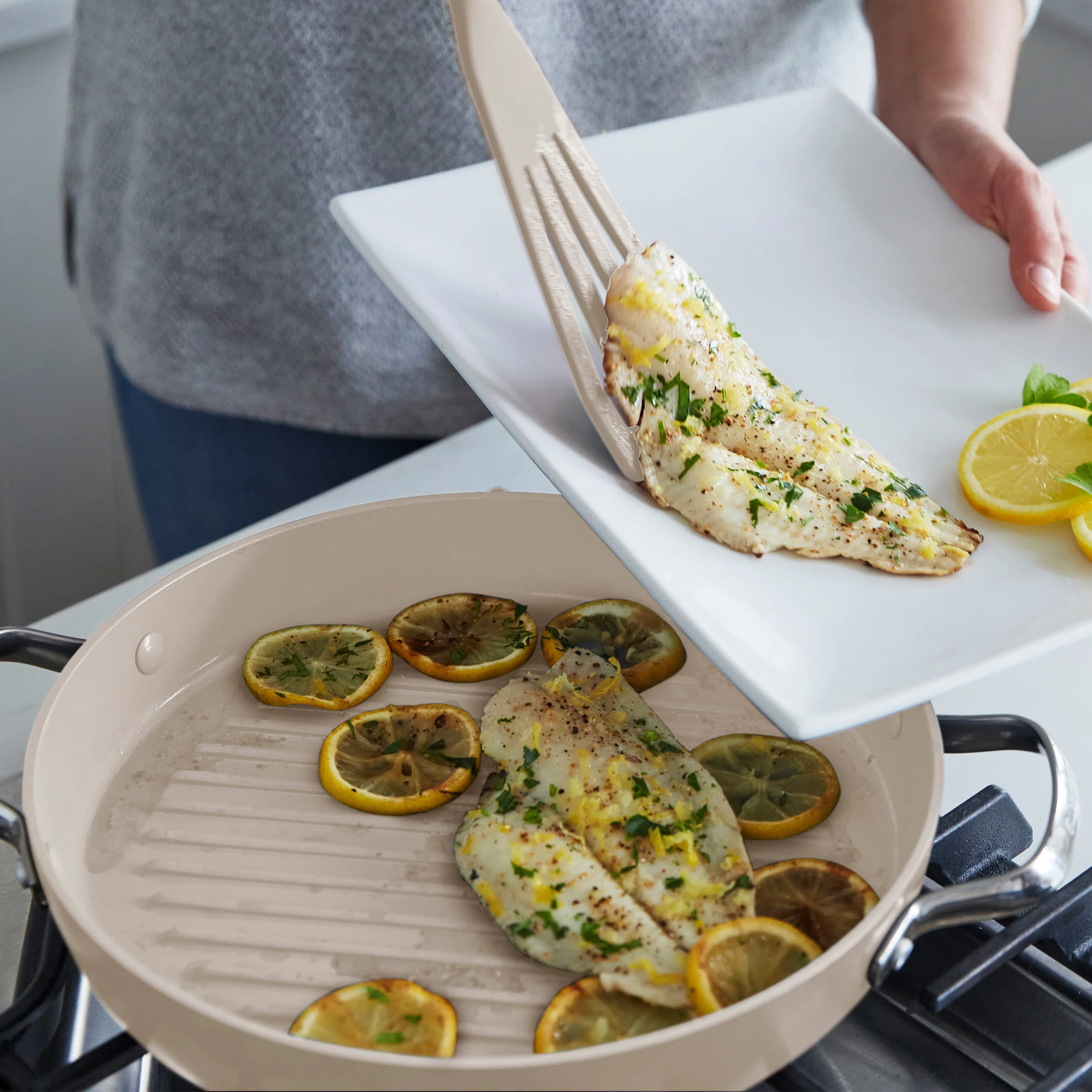 Platinum Silicone 7-Piece Utensil and Crock Set | Taupe