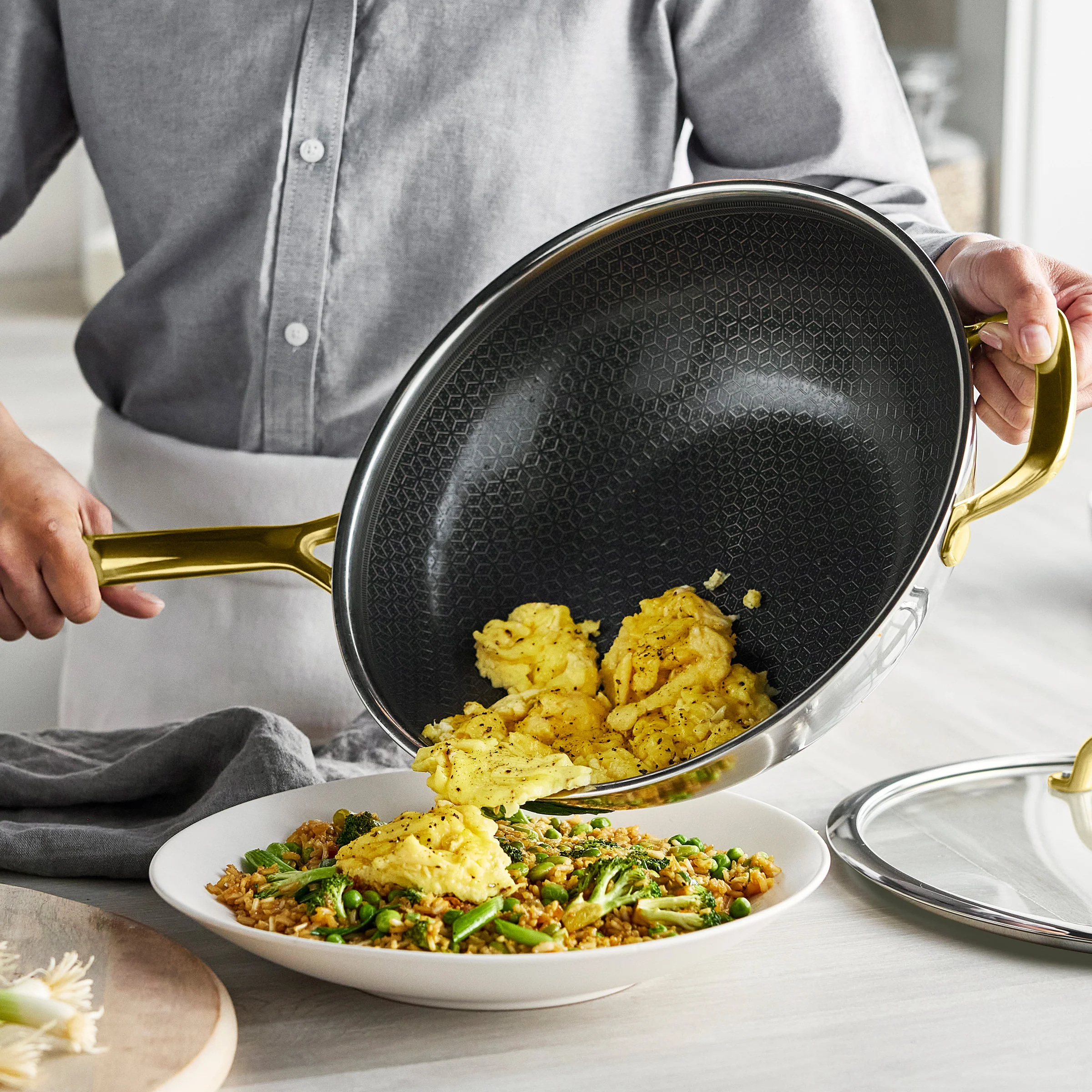 Spectra Gold Thermobond Hybrid Ceramic Nonstick 12 Wok with Lid