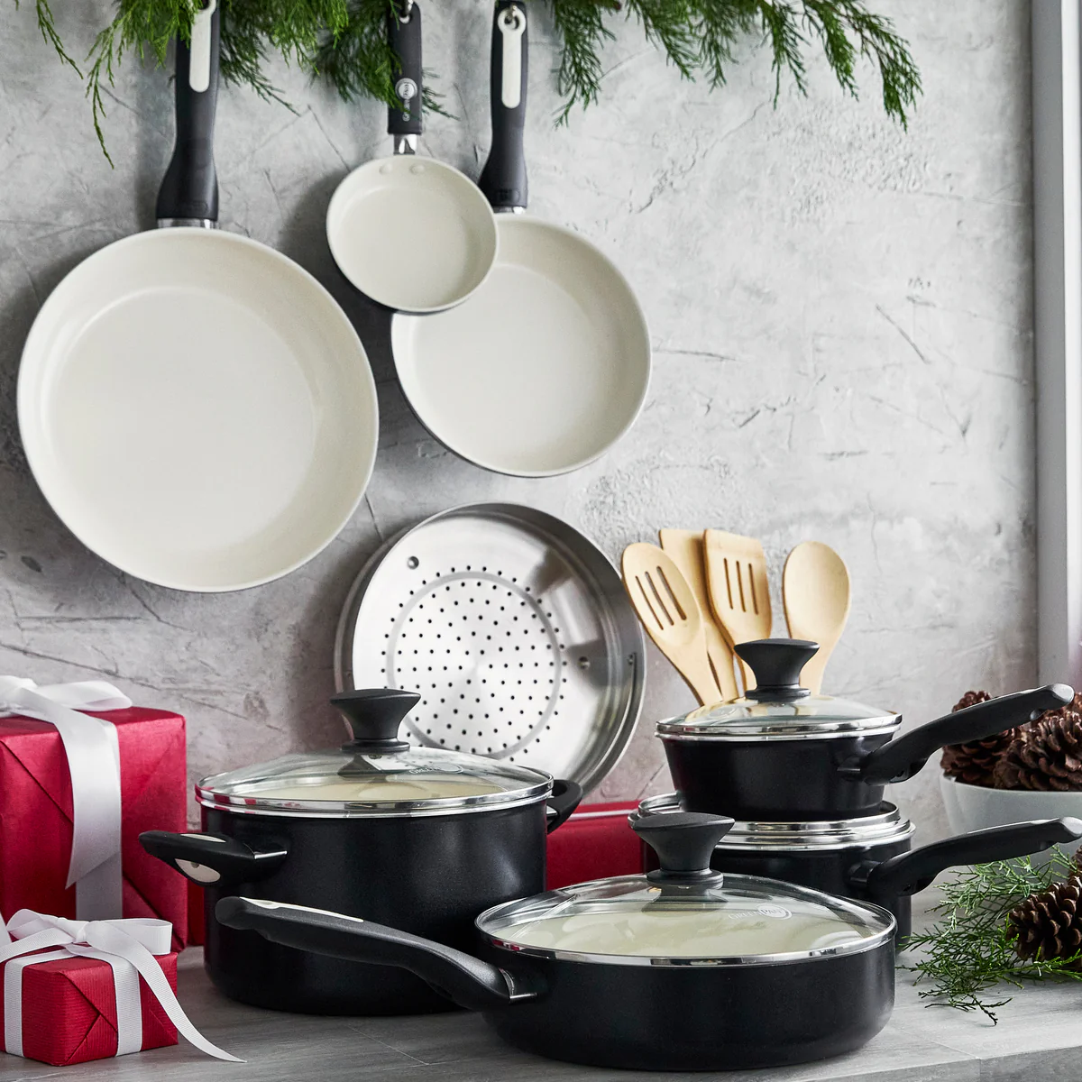 Rio Ceramic Nonstick 16-Piece Cookware Set | Black