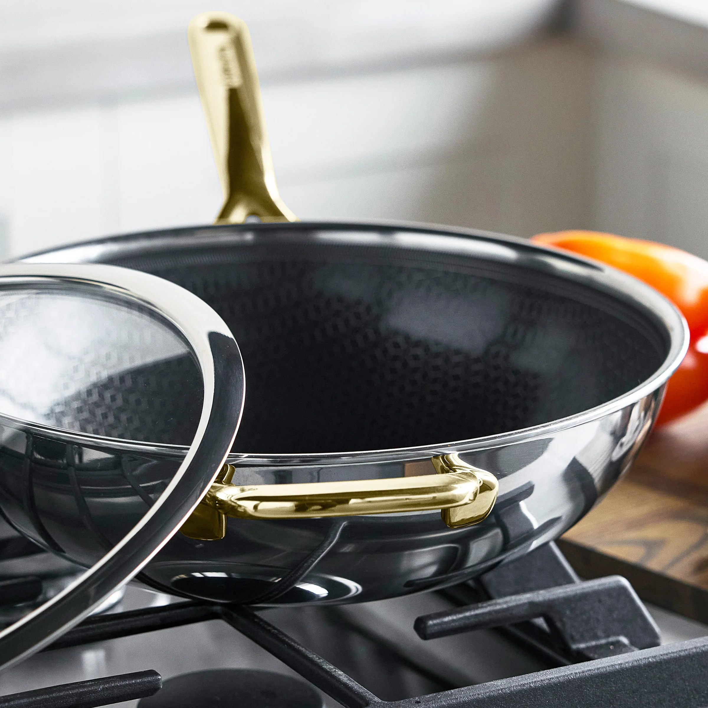 Spectra Gold Thermobond Hybrid Ceramic Nonstick 12 Wok with Lid