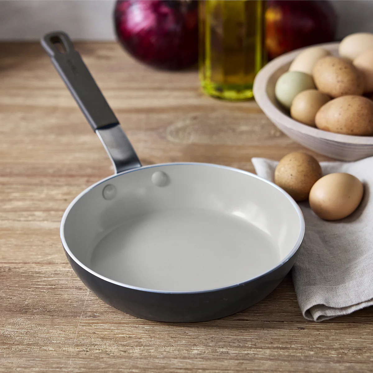 Bobby Flay by GreenPan Professional Ceramic Nonstick 8 Frypan | Graphite