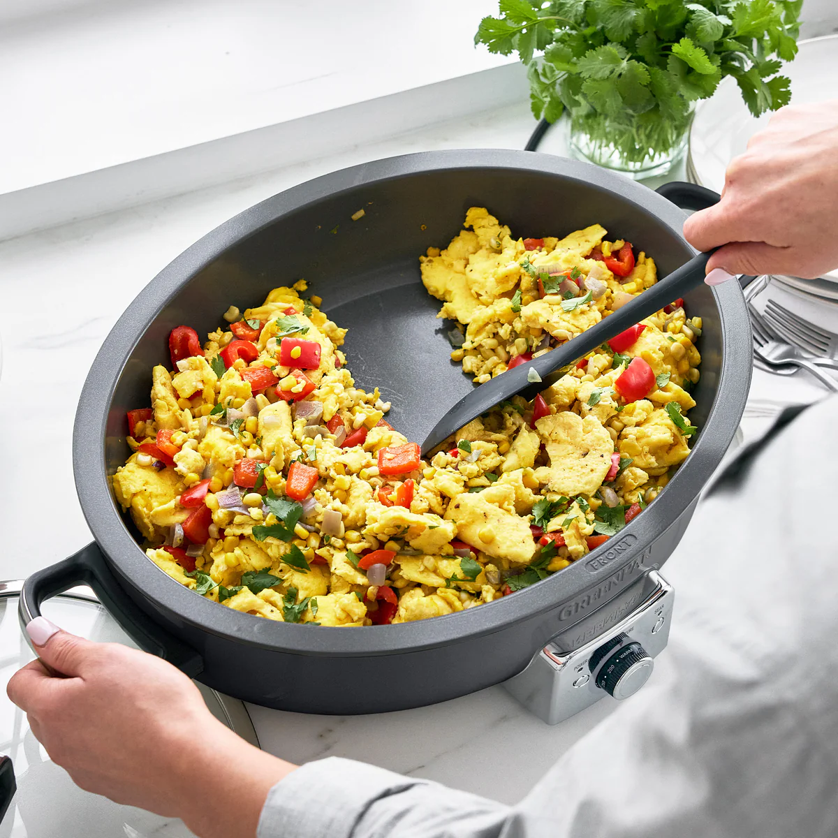 Elite 5.5-Quart Oval Electric Skillet | Graphite