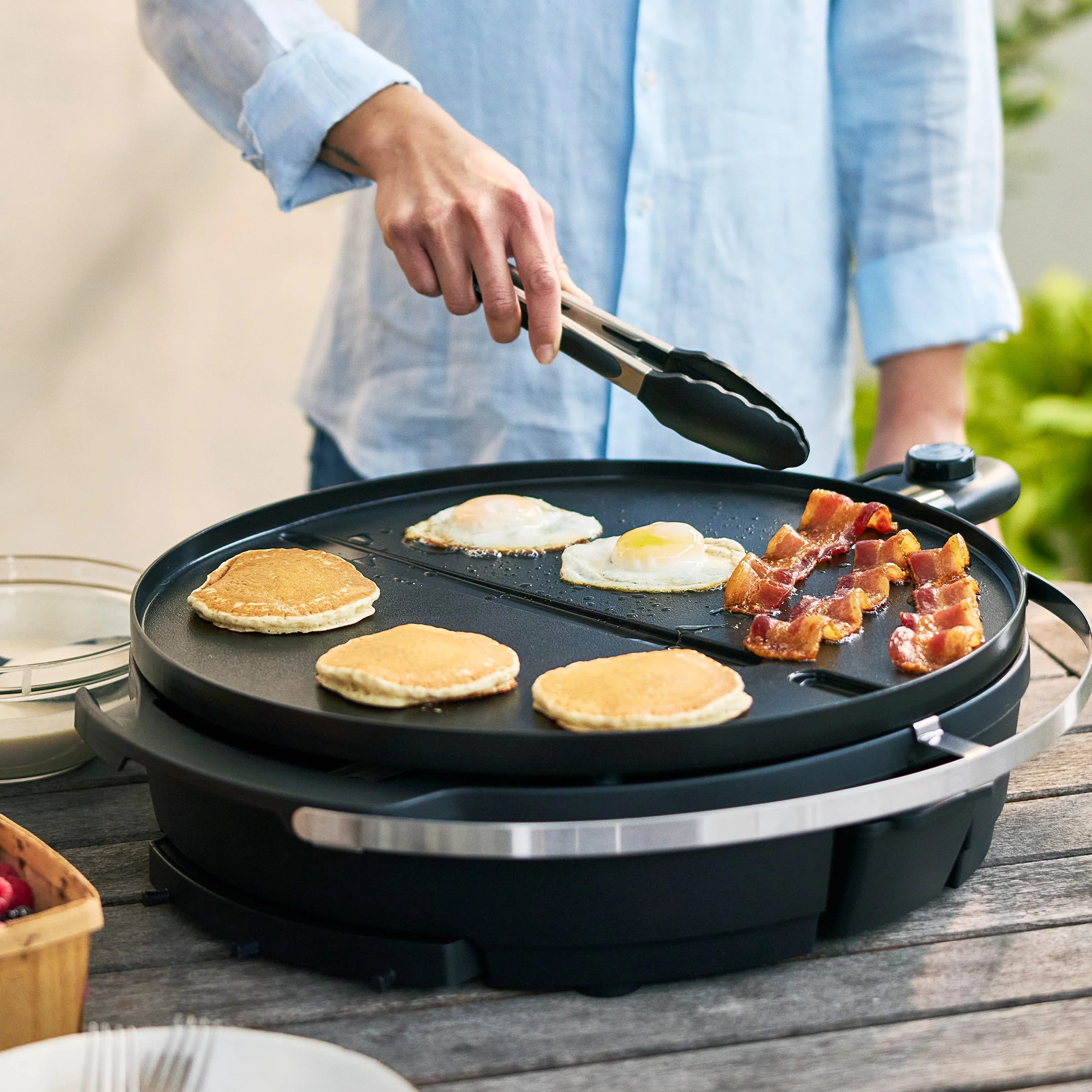 2-in-1 Portable Indoor/Outdoor Electric Grill & Griddle | Graphite