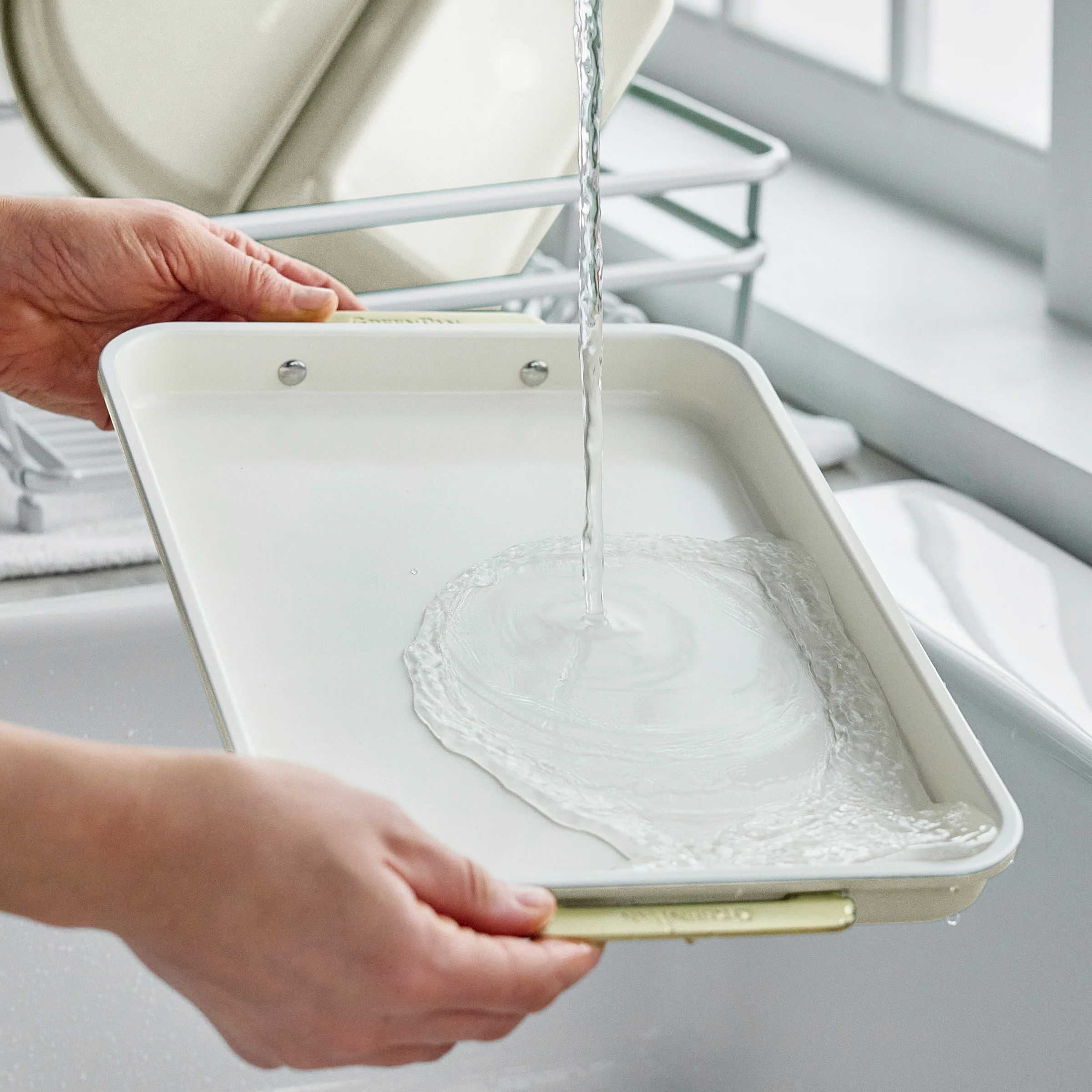 Reserve Bakeware 8-Piece Set | Cream