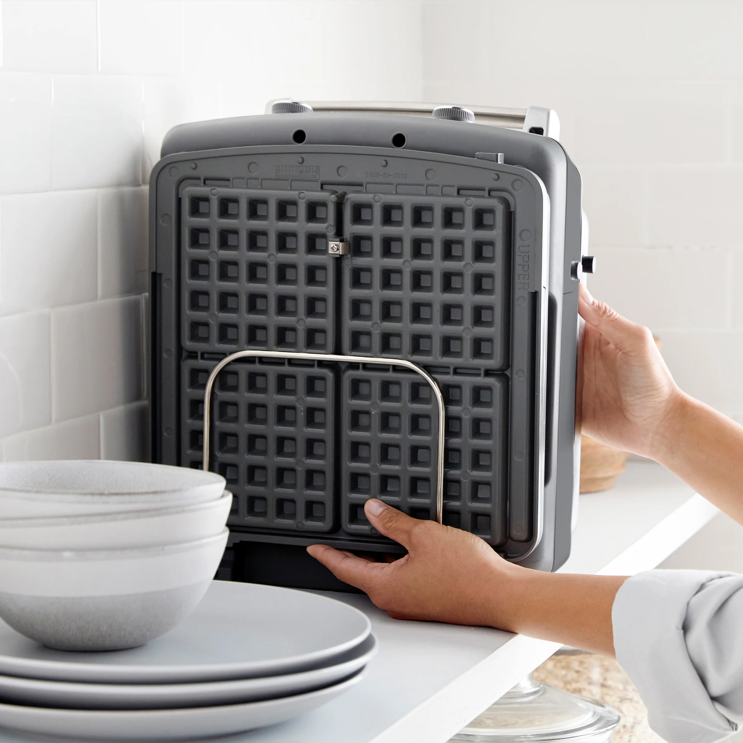 Elite Ceramic Nonstick 4-Square Waffle Maker | Graphite