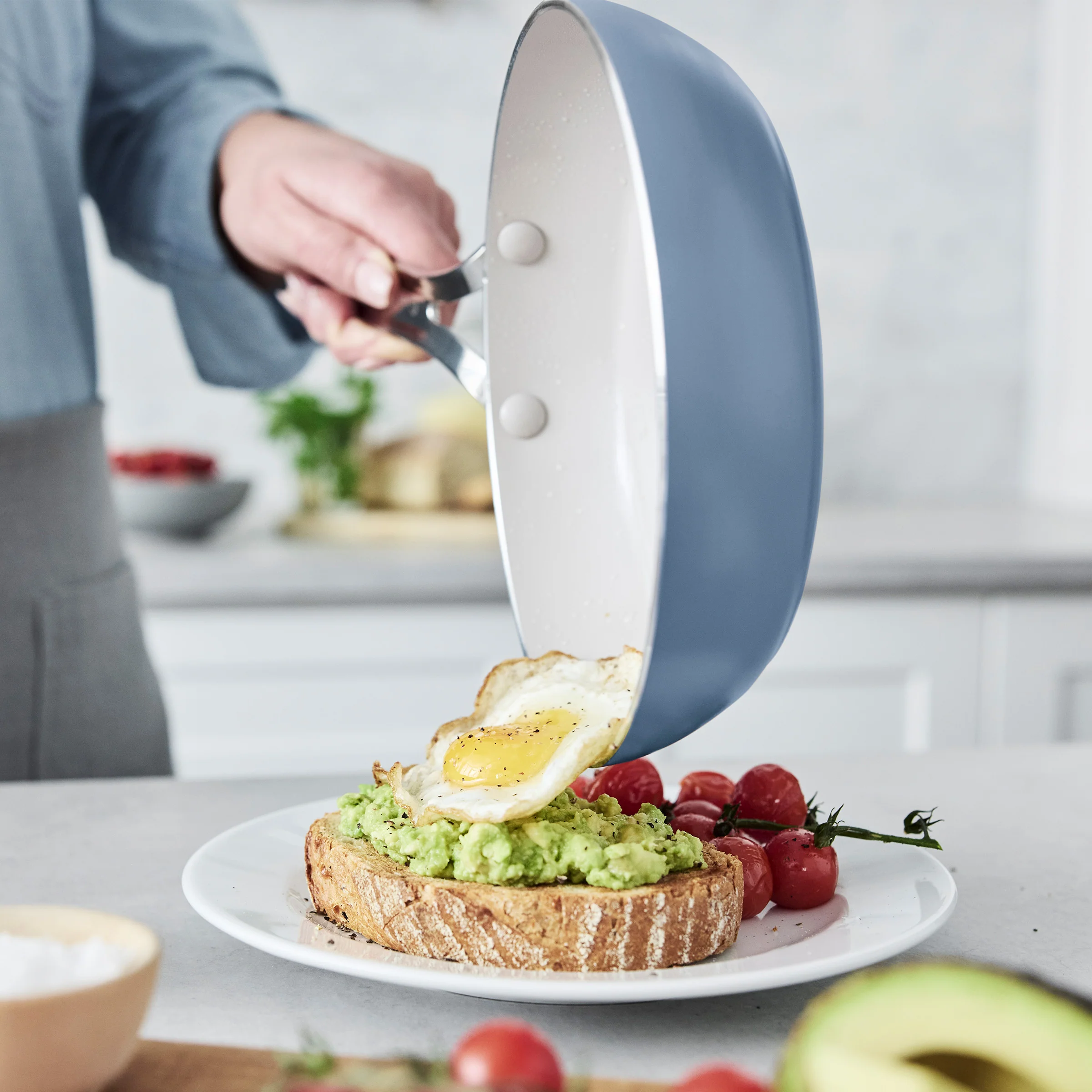 Nova Ceramic Nonstick 8 Frypan | Ocean