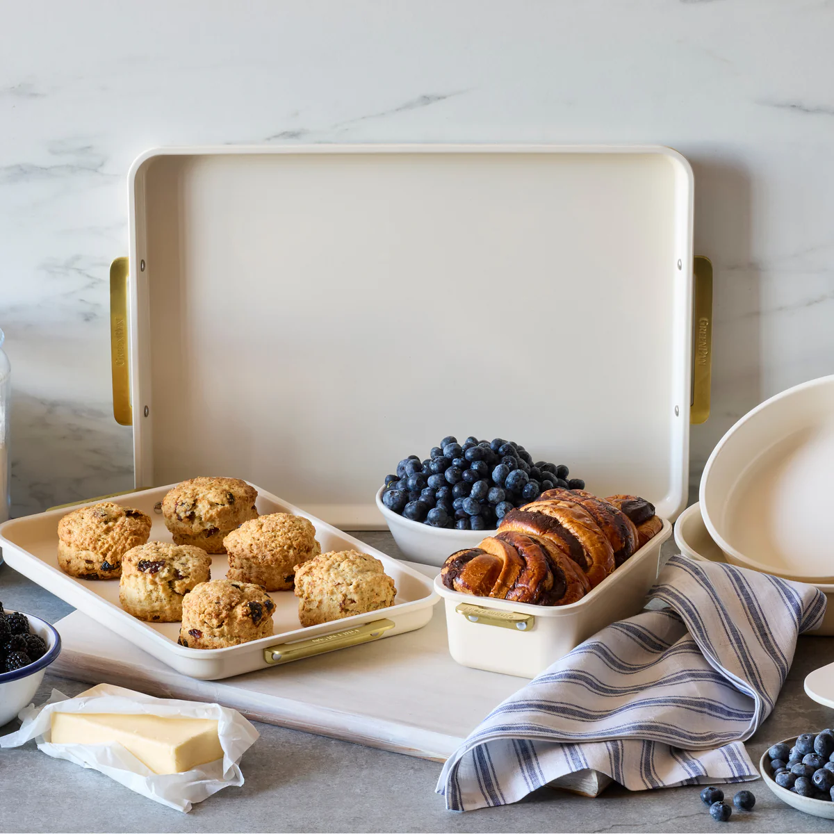 Reserve Bakeware 13 x 9 Rectangular Pan | Cream