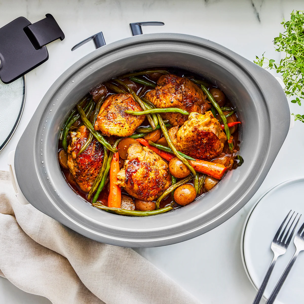 8-Quart Locking Lid Slow Cooker | Graphite