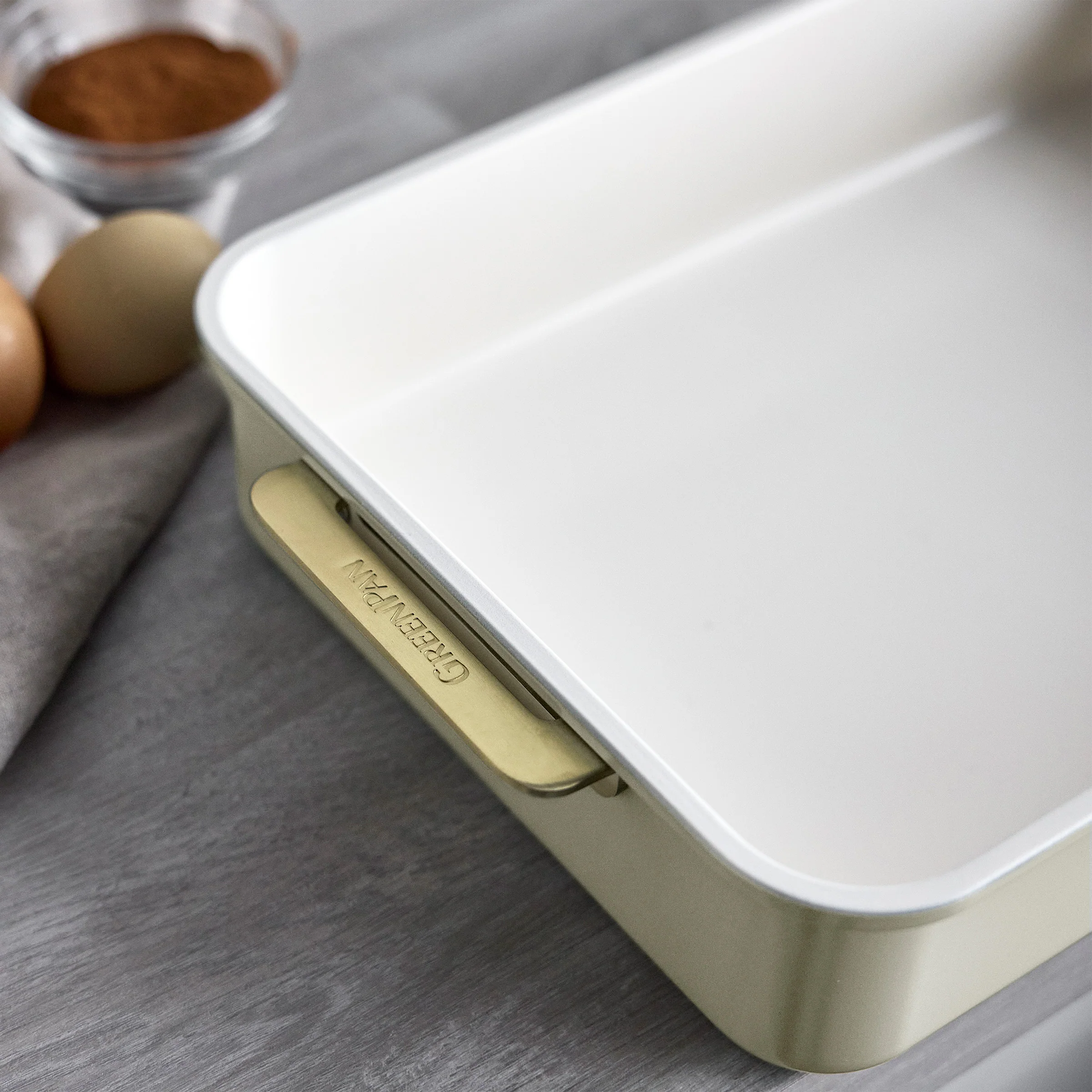 Reserve Bakeware 8-Piece Set | Cream