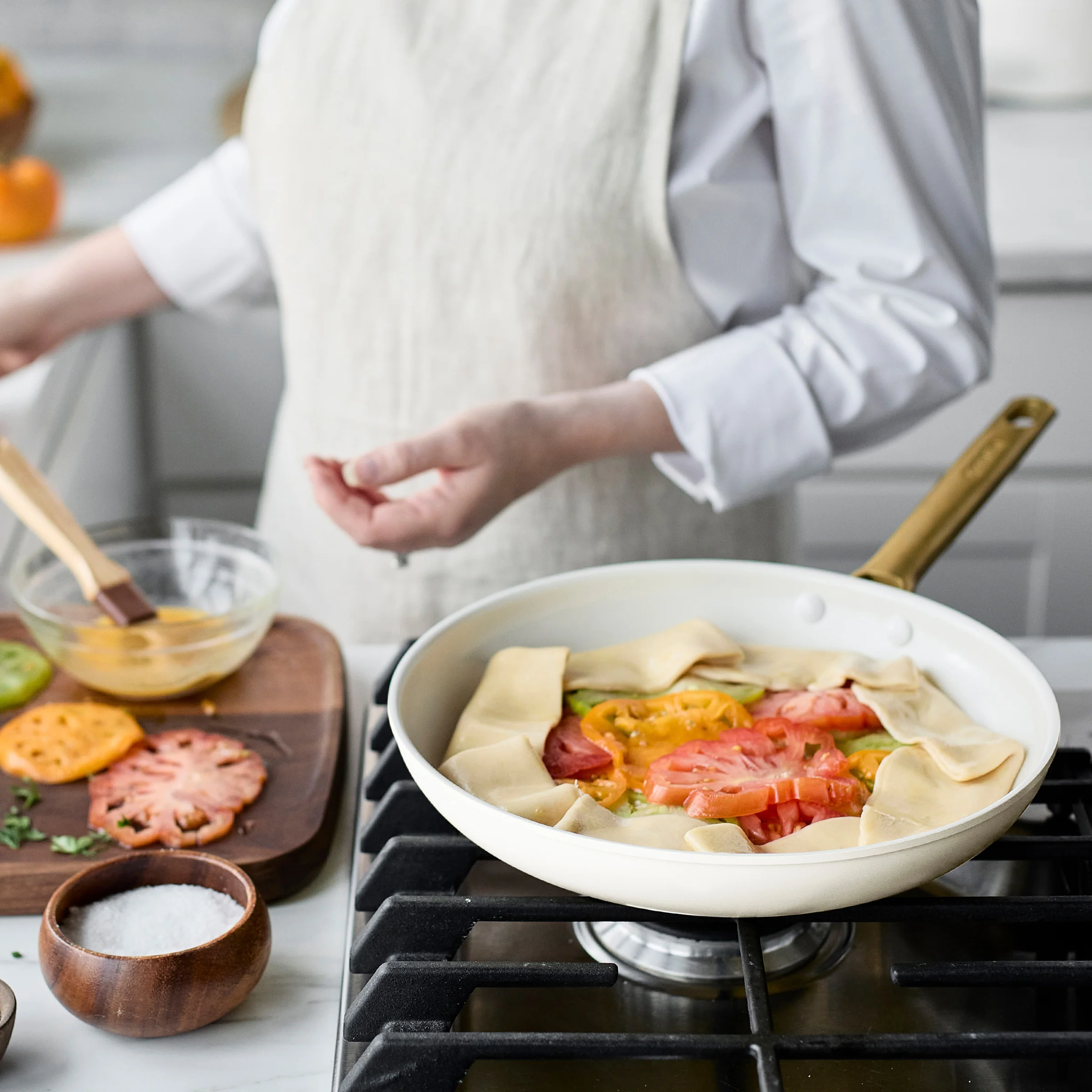 Reserve Pro 18-Piece Cookware & Bakeware Set | Cream