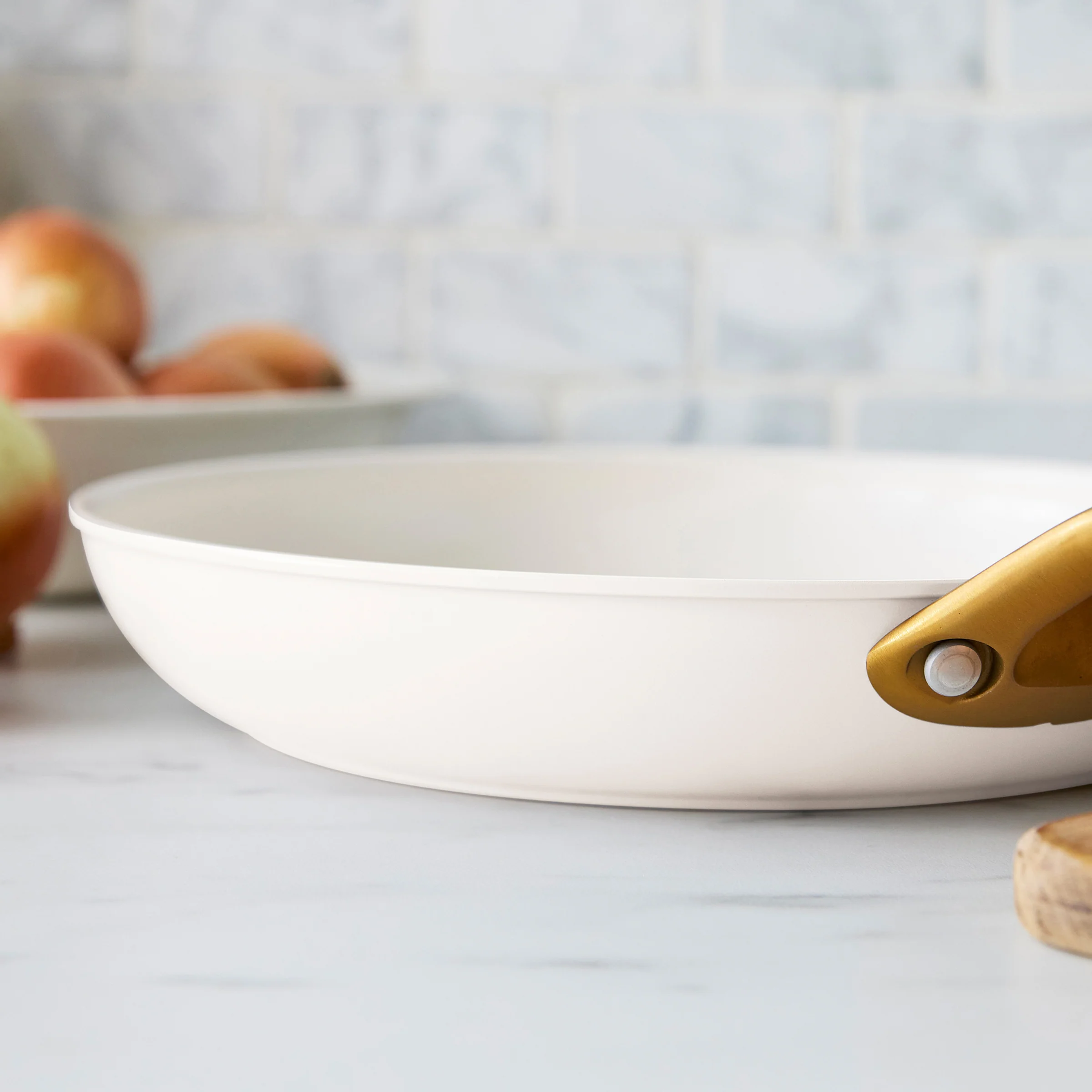 Reserve Pro 18-Piece Cookware & Bakeware Set | Cream