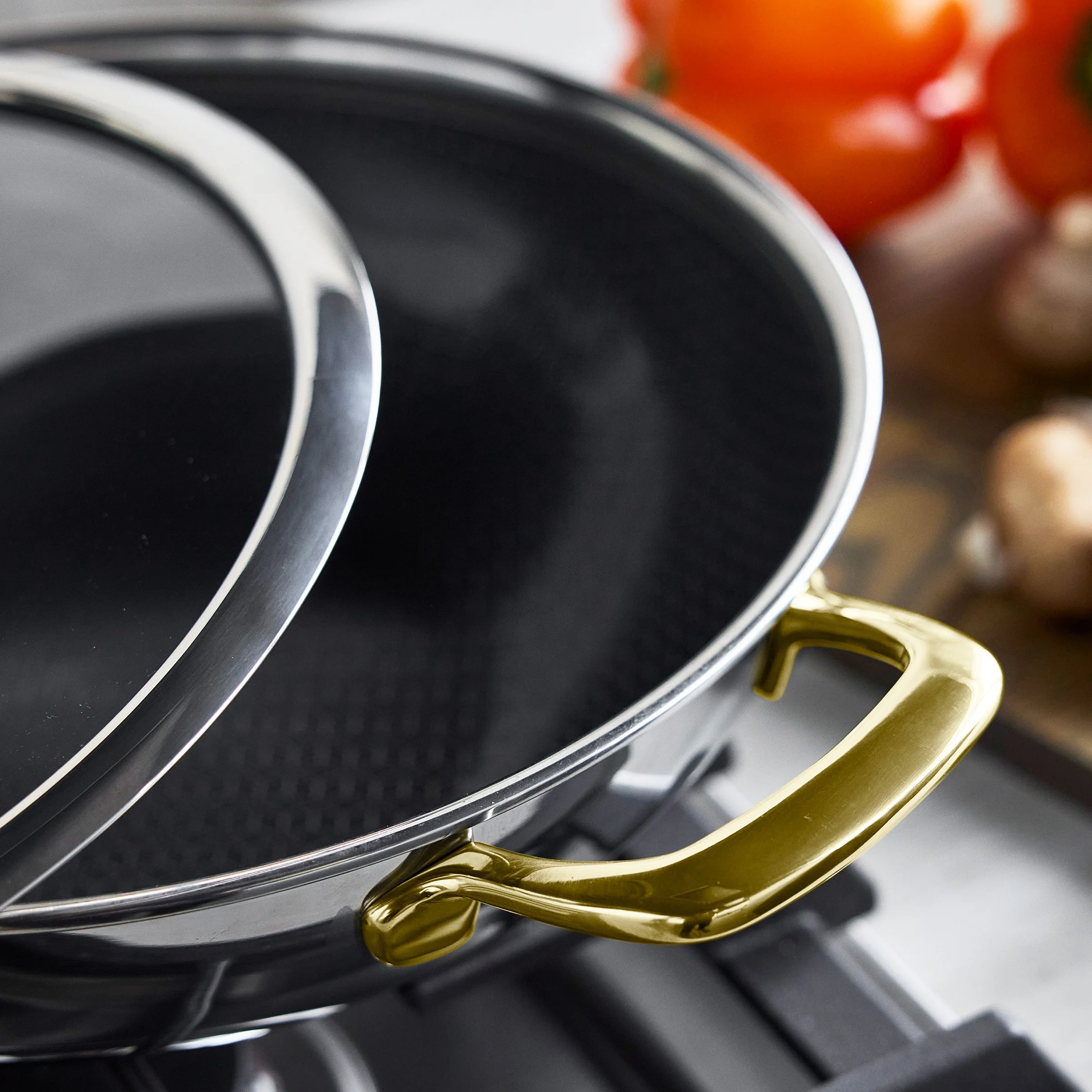 Spectra Gold Thermobond Hybrid Ceramic Nonstick 12 Wok with Lid