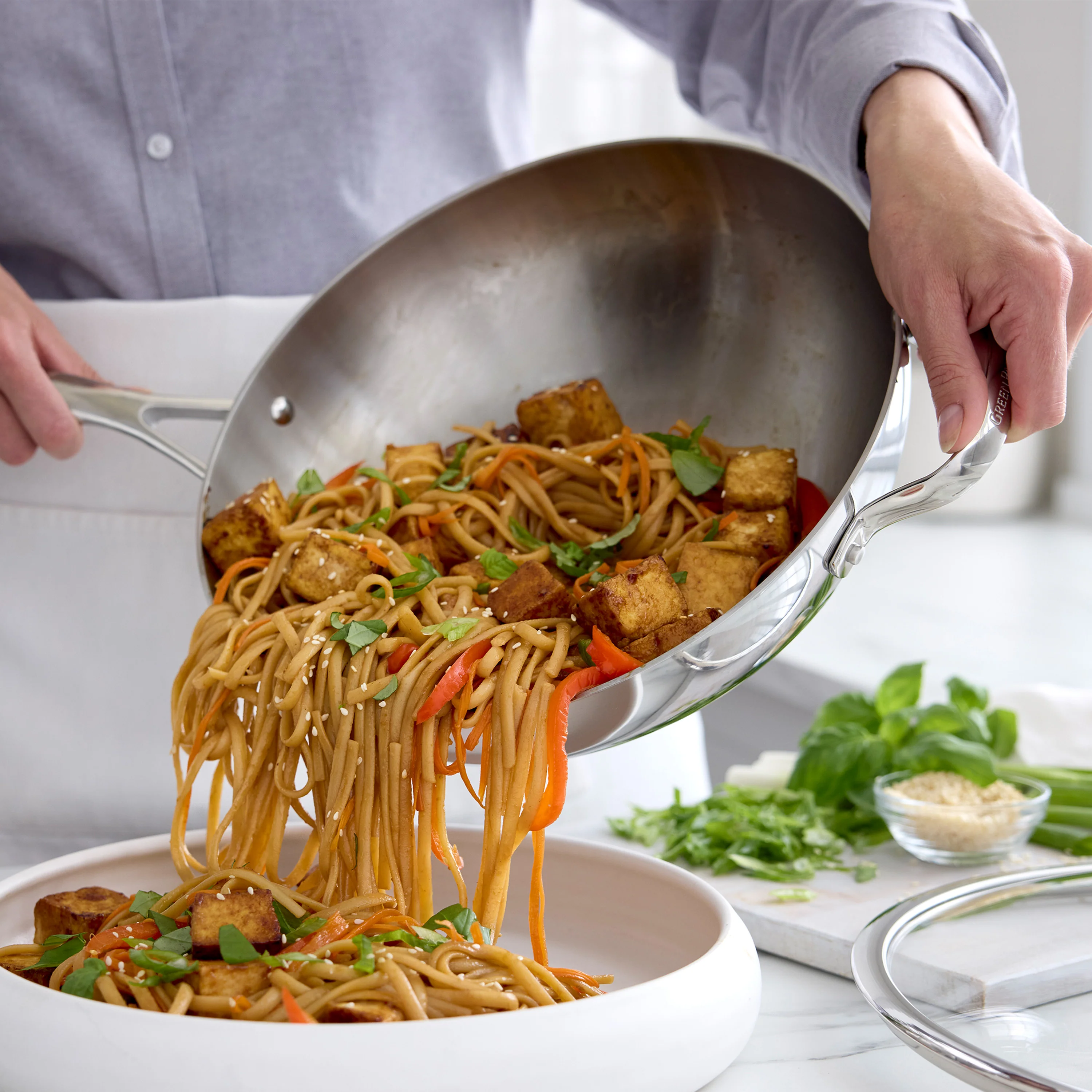 Valencia Pro Stainless Steel Uncoated 12 Wok with Lid