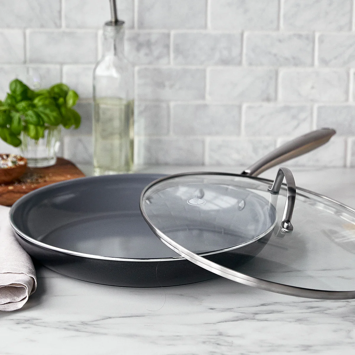 Swift Ceramic Nonstick 12 Frypan with Lid