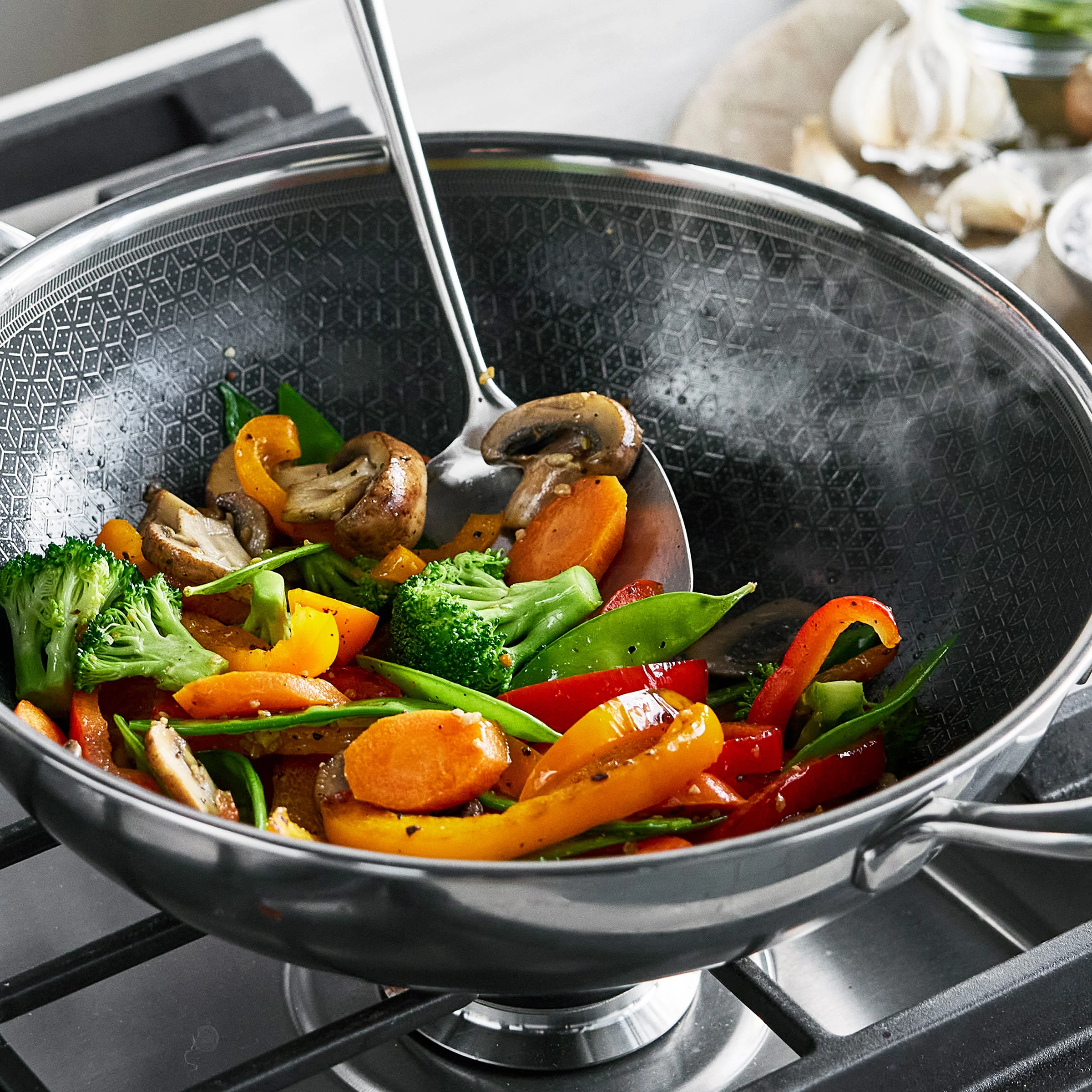 Spectra Thermobond Hybrid Ceramic Nonstick 12 Wok with Lid