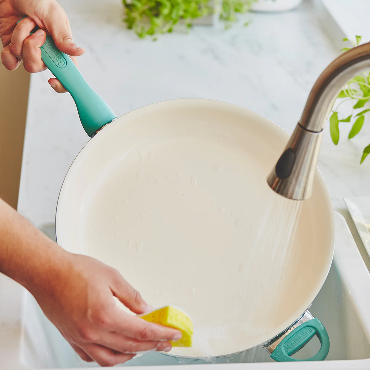 Rio Ceramic Nonstick 13.5 Frypan | Turquoise