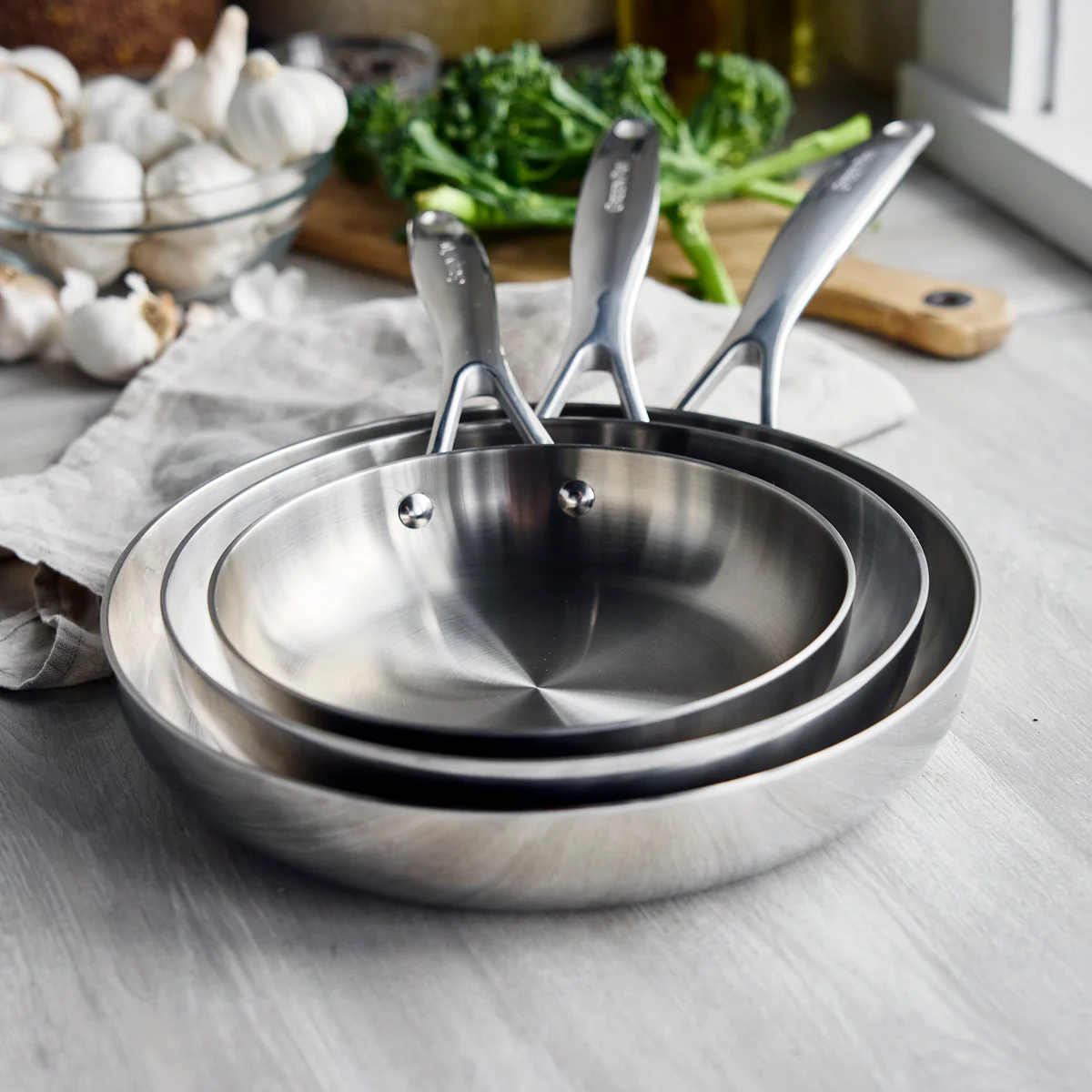 Valencia Pro Stainless Steel Uncoated 8, 9.5 and 11 Frypan Set