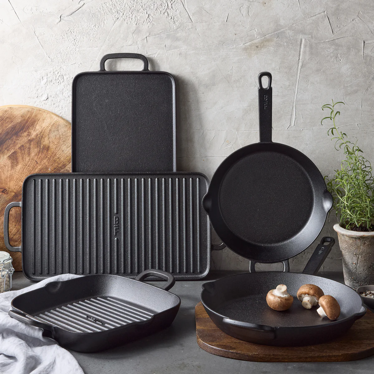 Bobby Flay by GreenPan 8, 10 and 12 Cast Iron Frypan Set