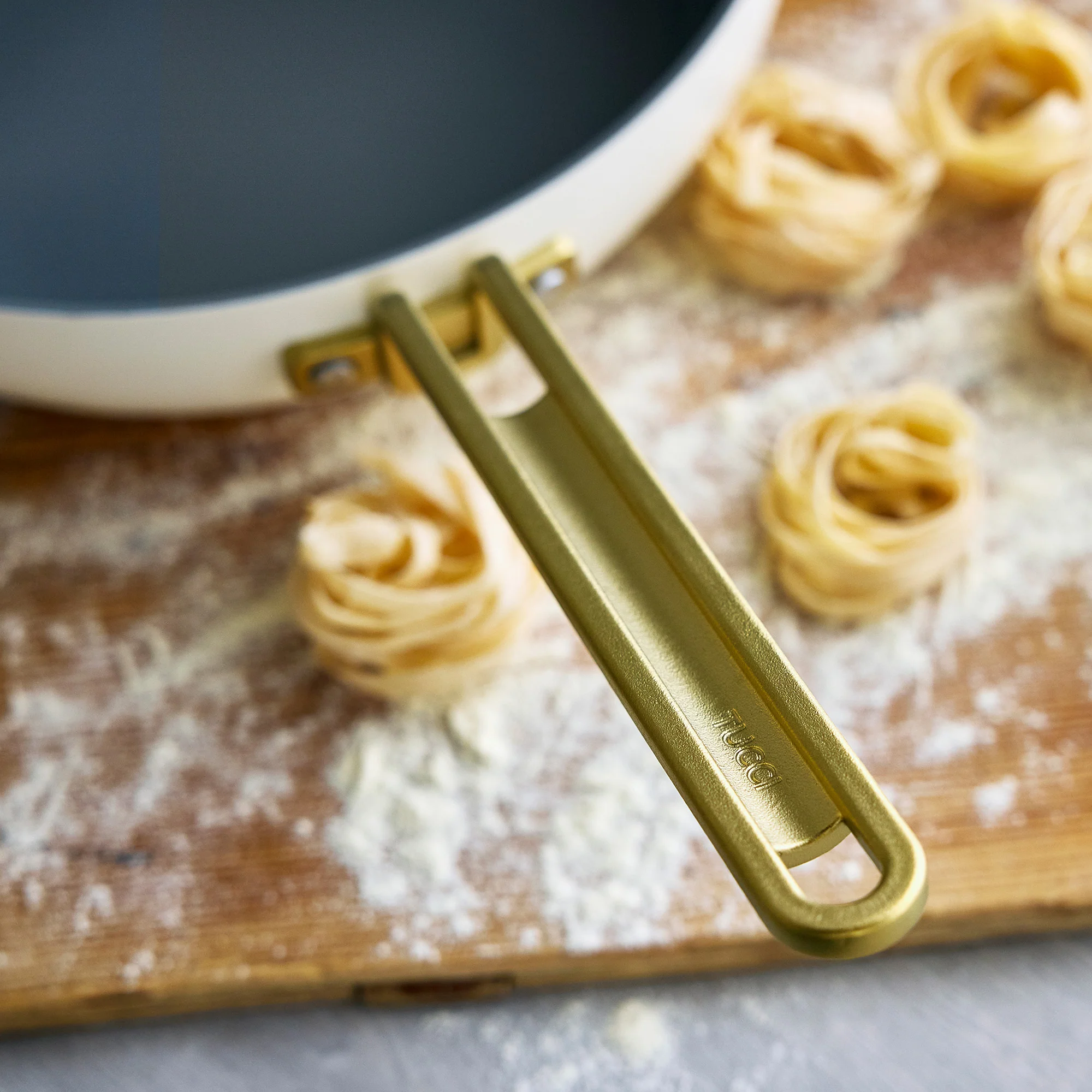 Stanley Tucci™ Ceramic Nonstick 4.5-Quart Stanley Pan Jr. | Carrara White