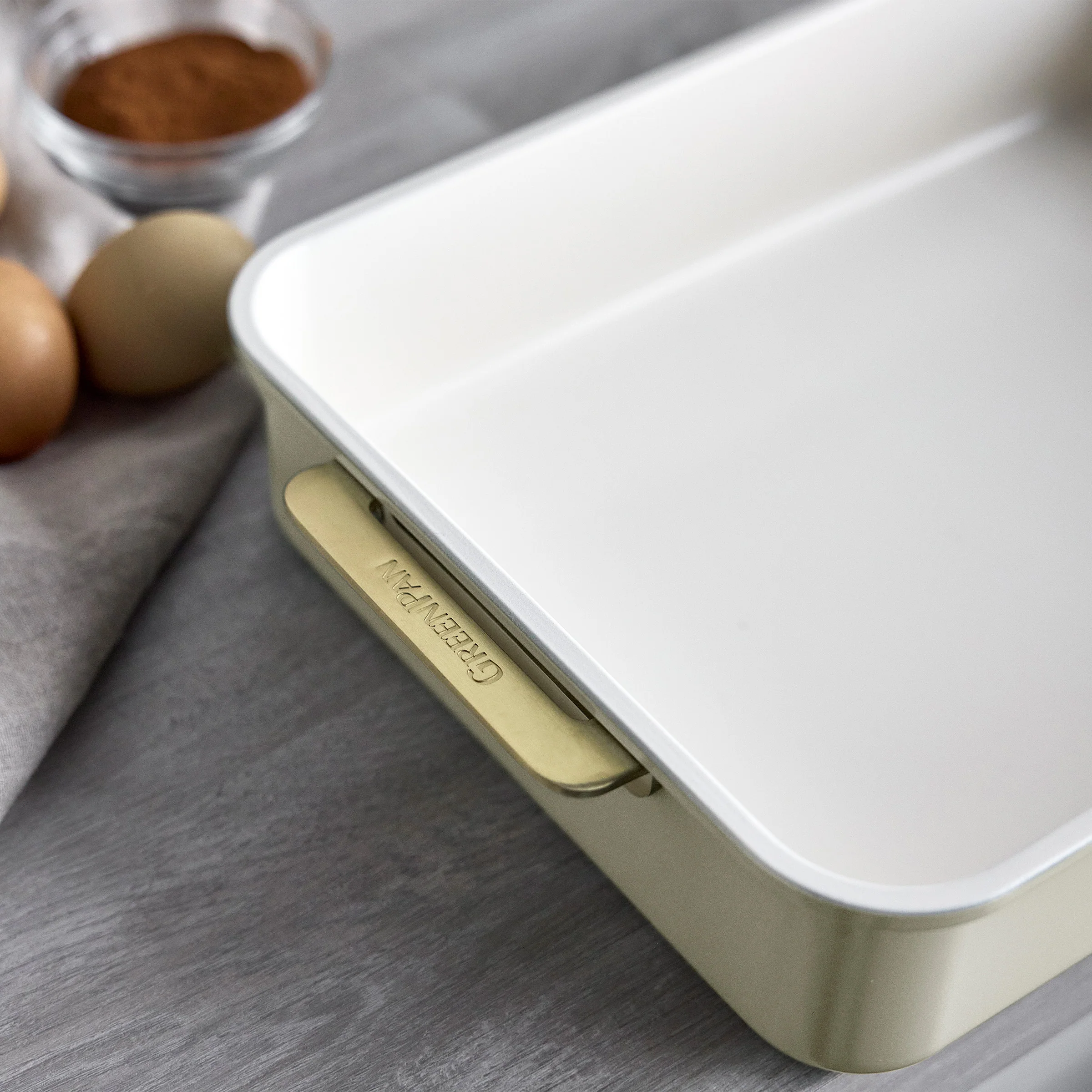 Reserve Bakeware 13 x 9 Rectangular Pan | Cream
