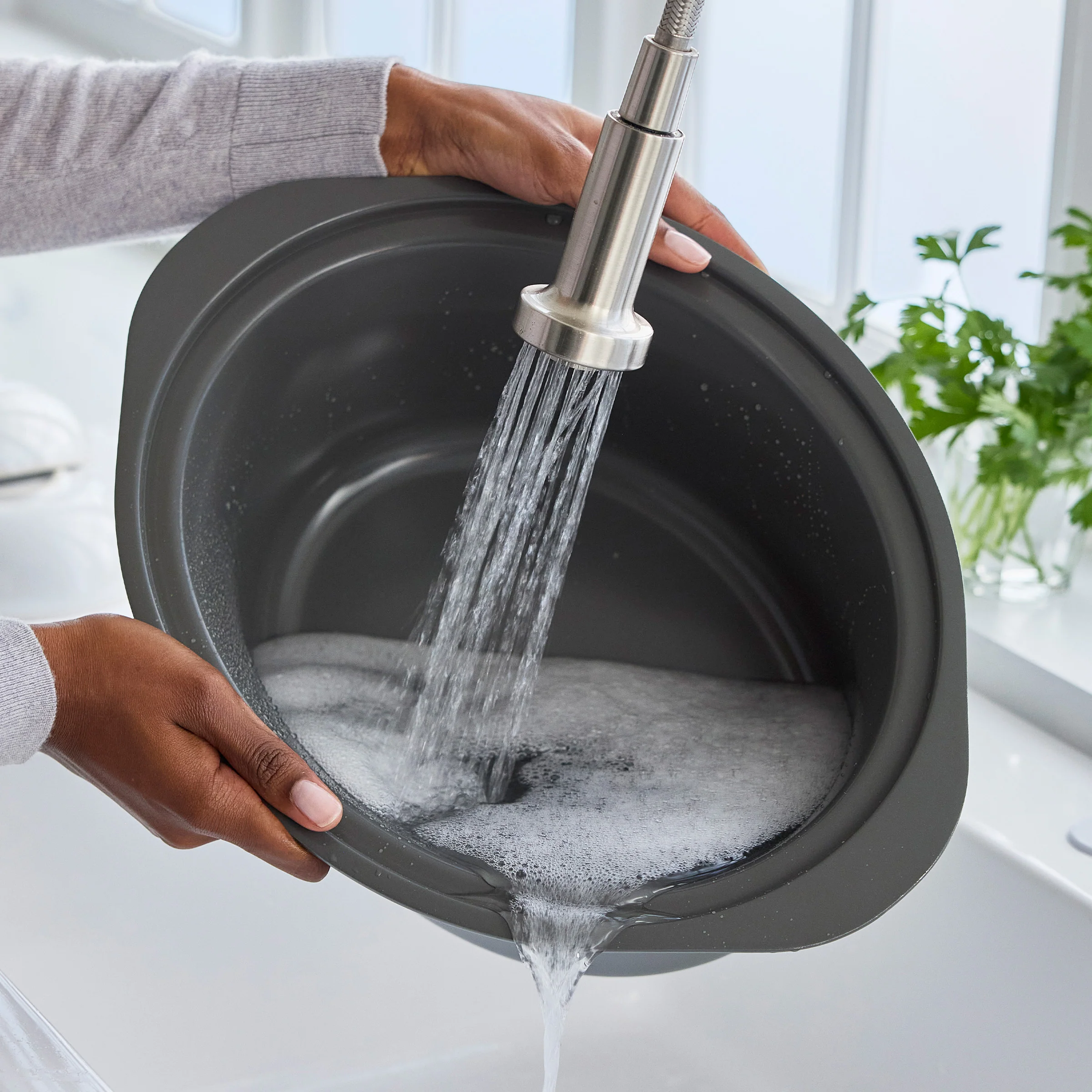 8-Quart Locking Lid Slow Cooker | Cloud Cream