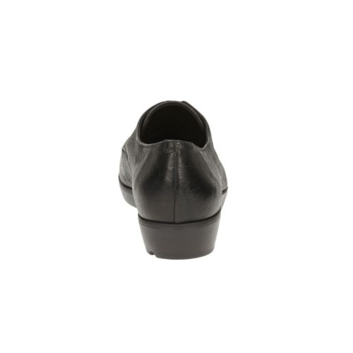 Clarks Evie Bow4