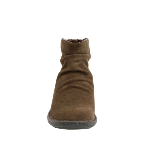 Clarks Avington Swan