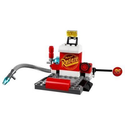 LEGO Guido and Luigis Pit Stop