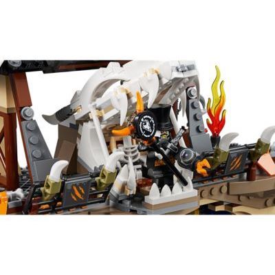 LEGO Dragon Pit