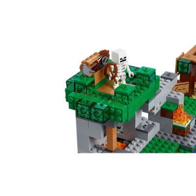 LEGO The Skeleton Attack